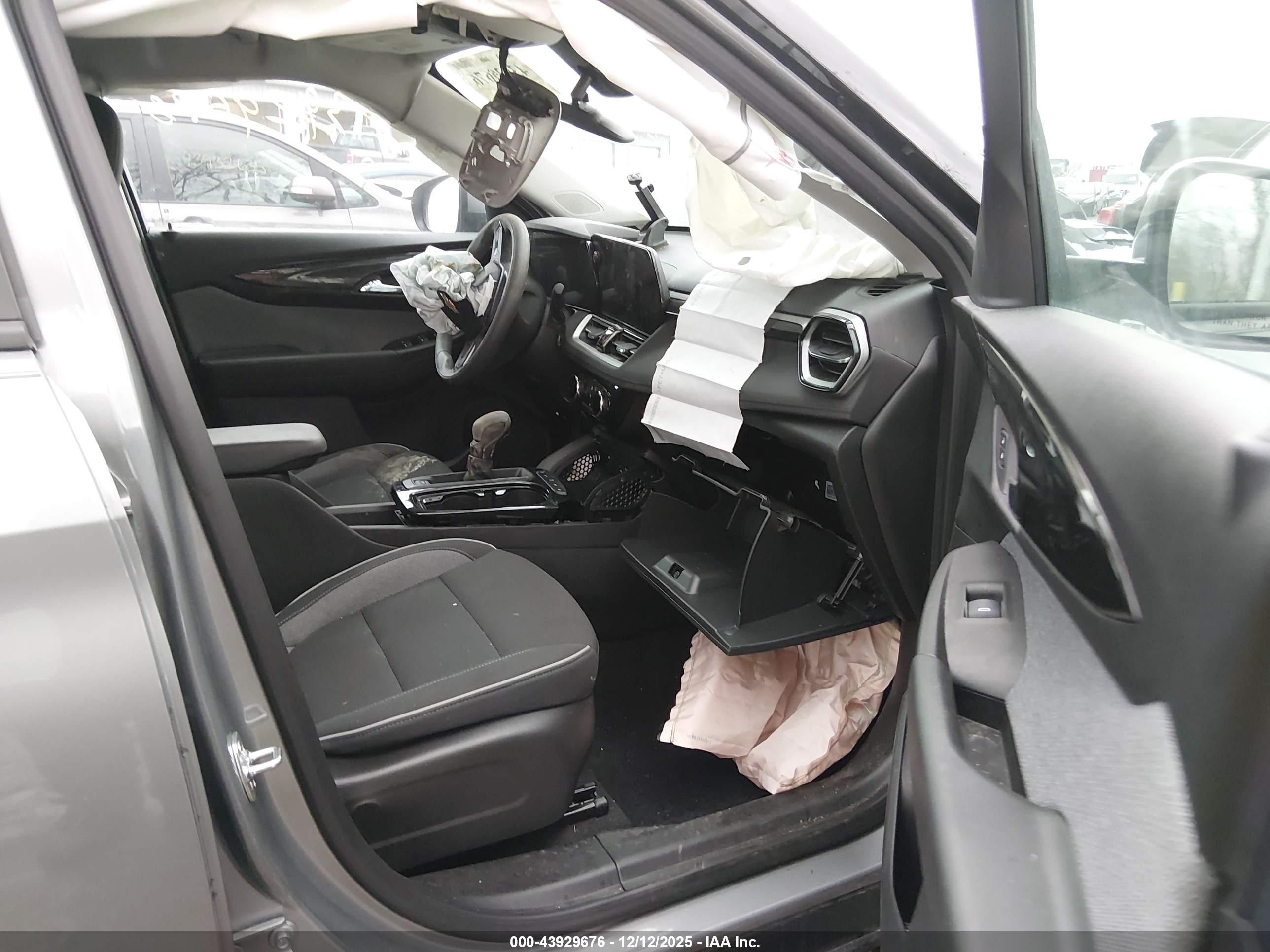 CHEVROLET TRAILBLAZER image 5