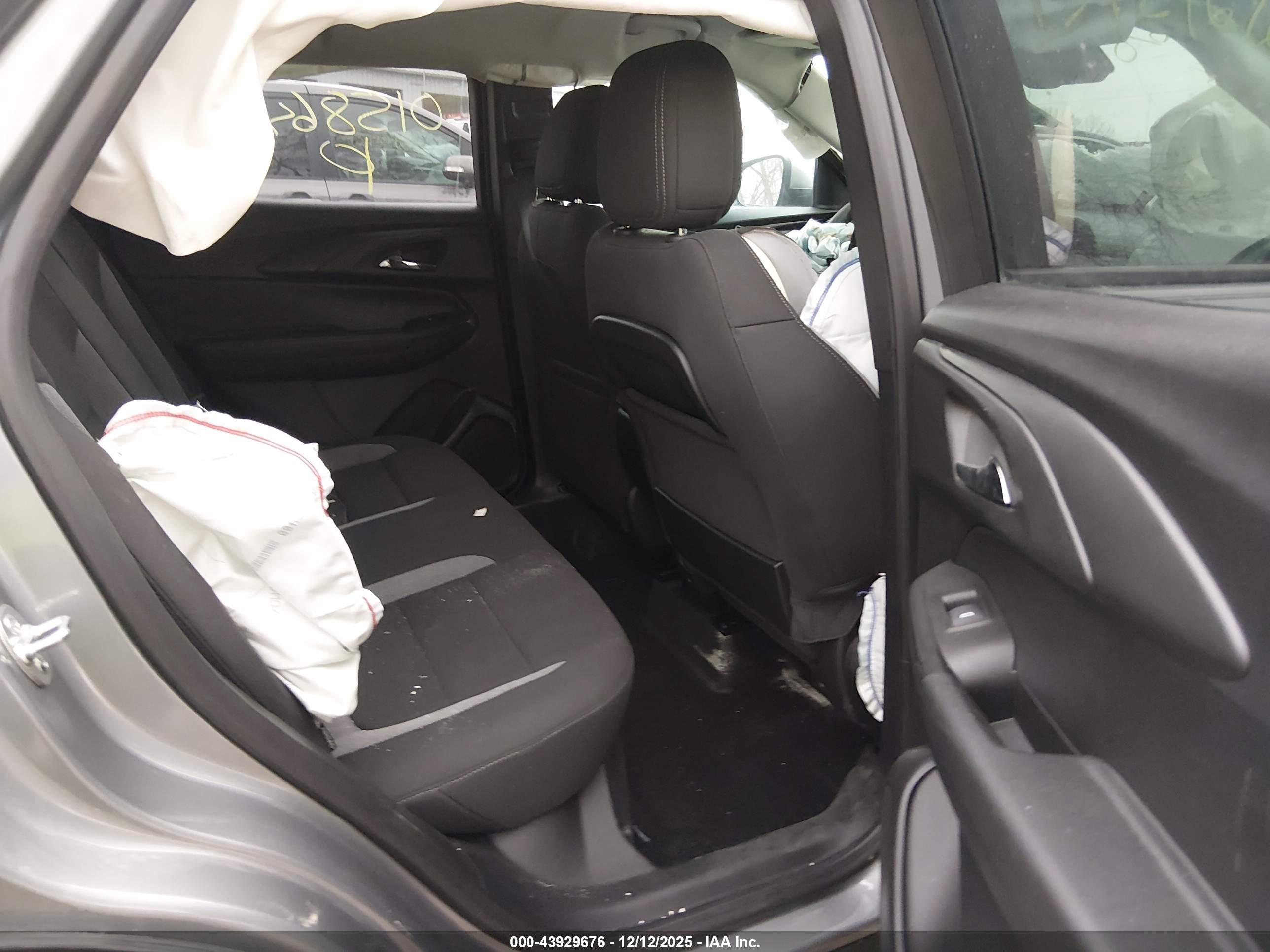 CHEVROLET TRAILBLAZER image 8