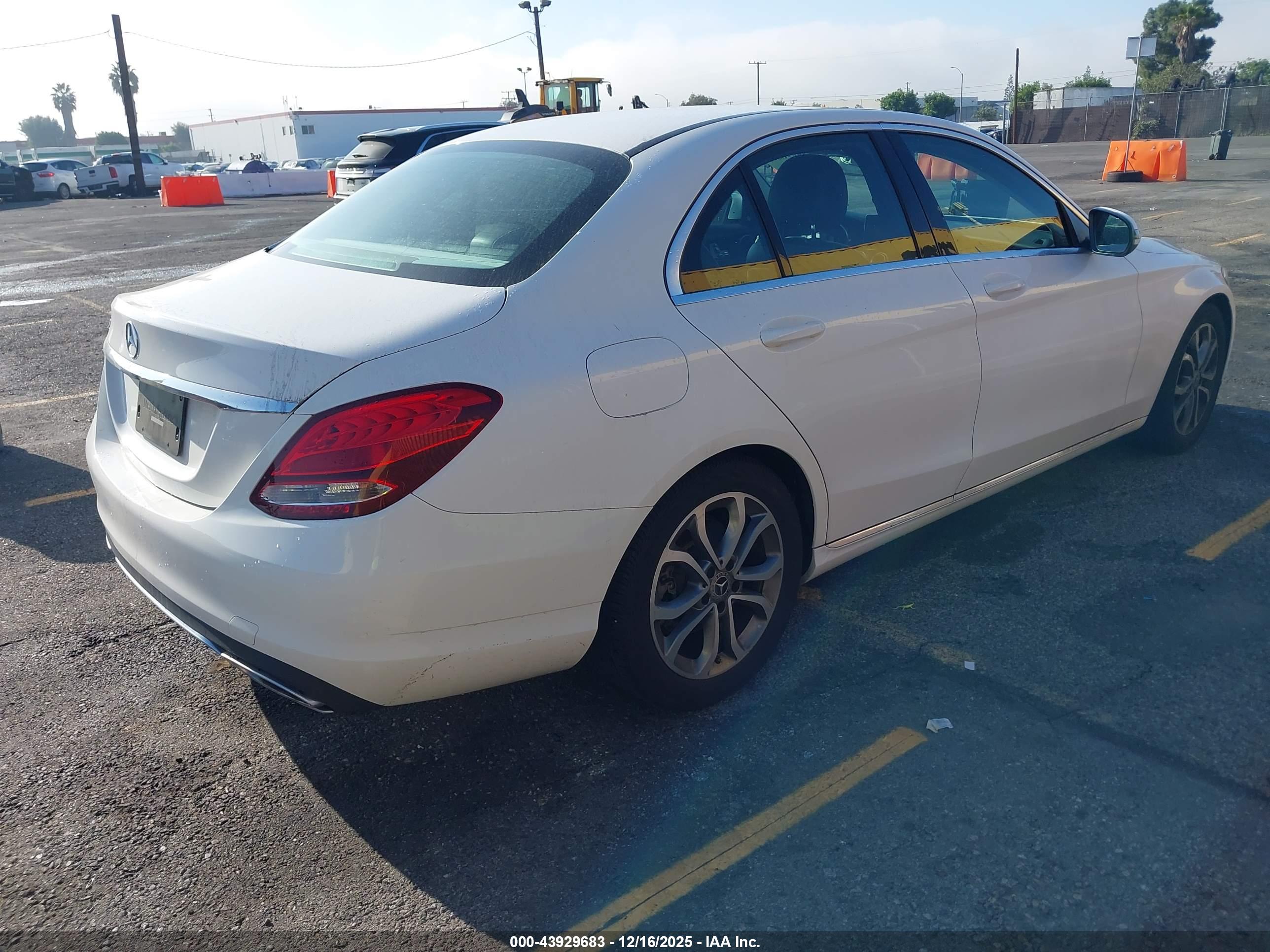MERCEDES-BENZ C image 4