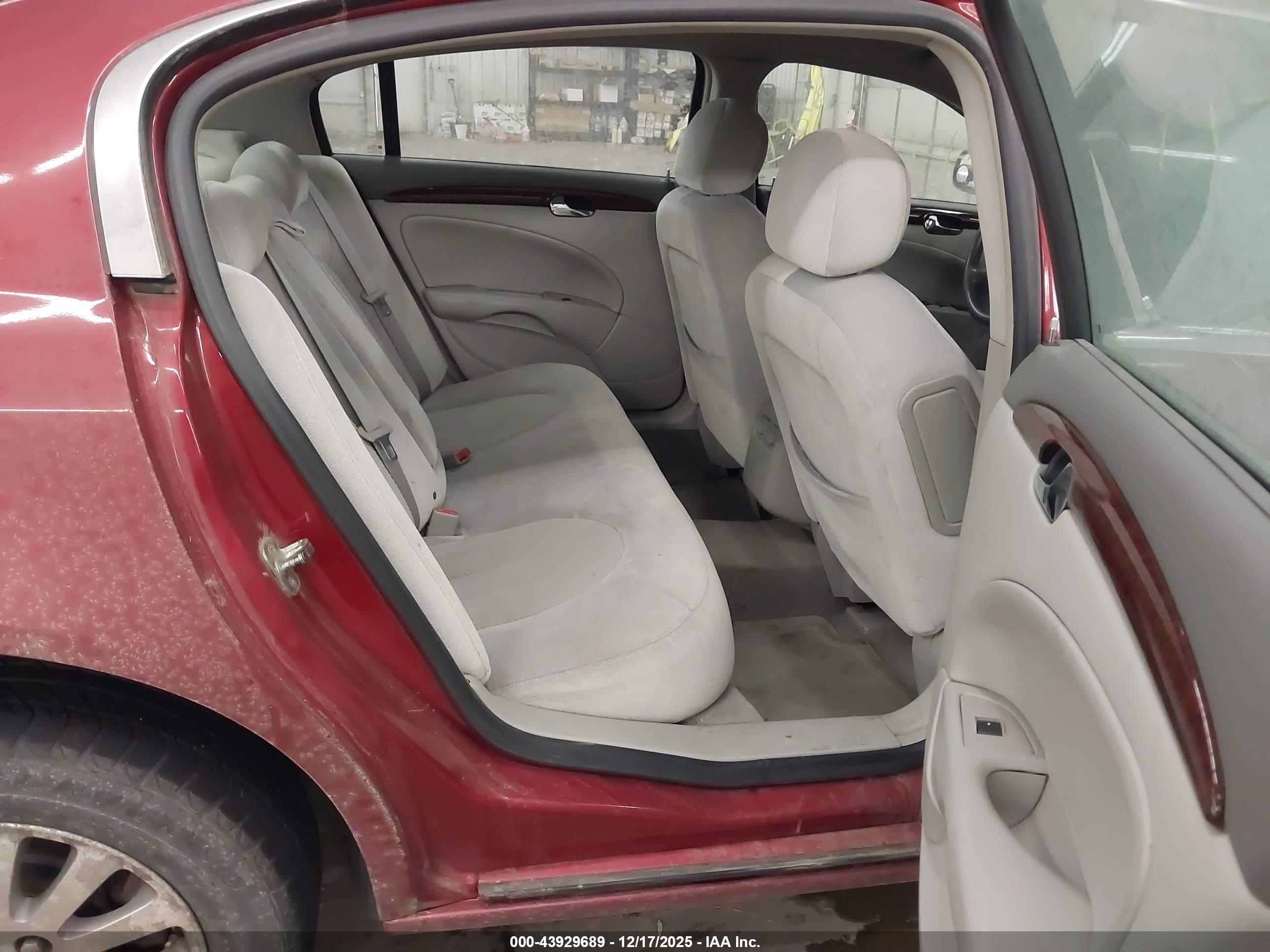 BUICK LUCERNE image 8