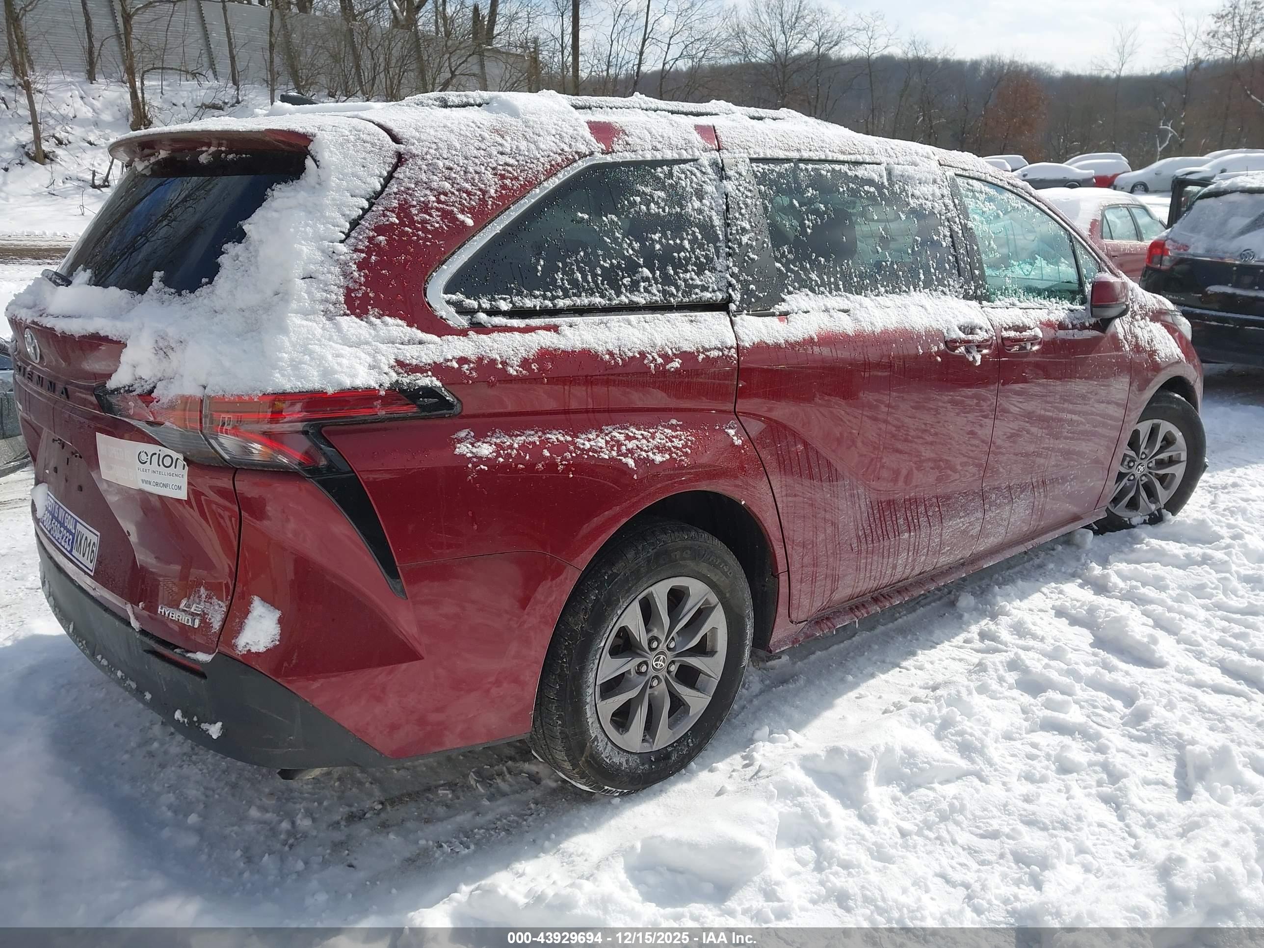 TOYOTA SIENNA image 4