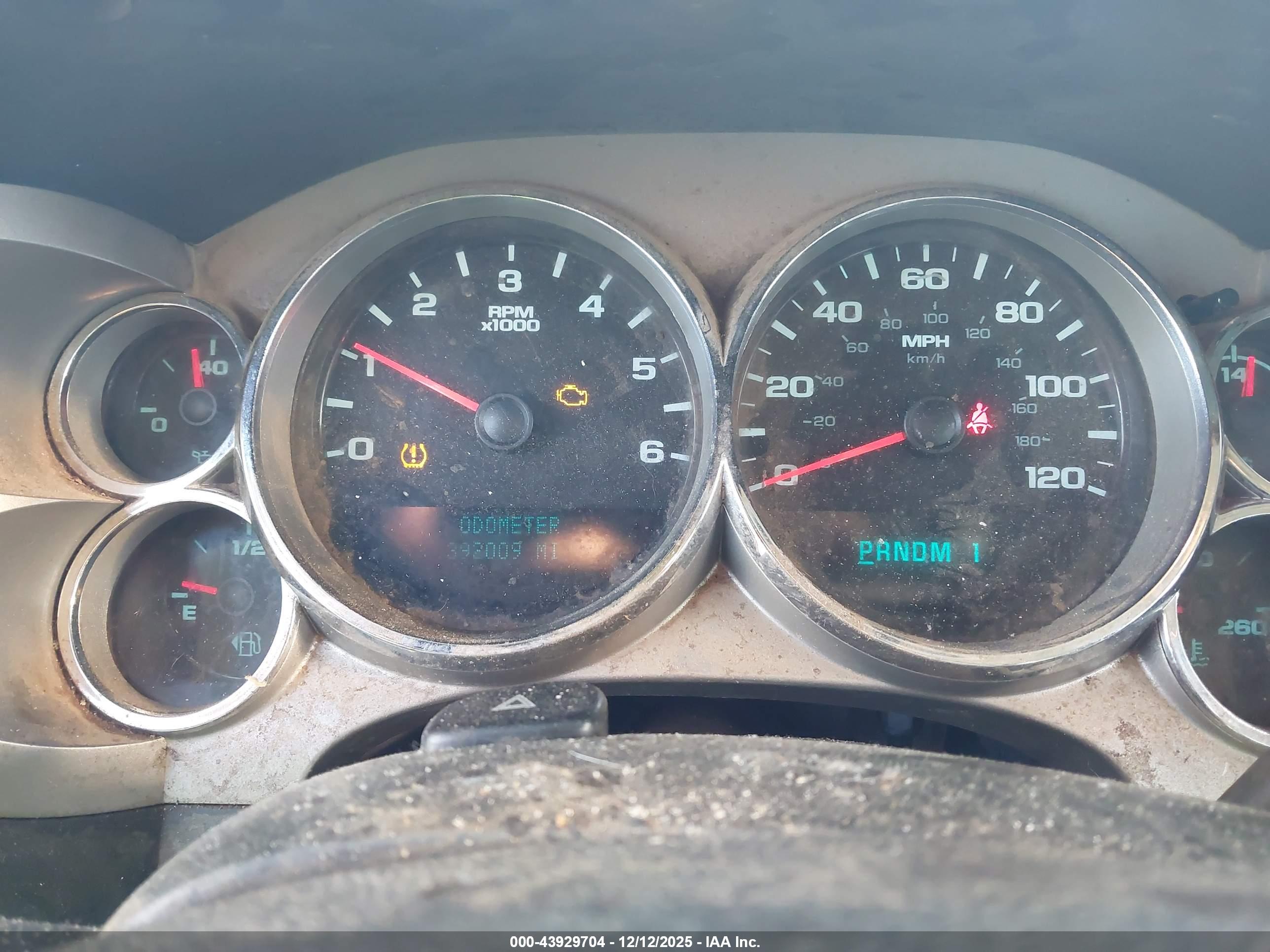 CHEVROLET SILVERADO image 7