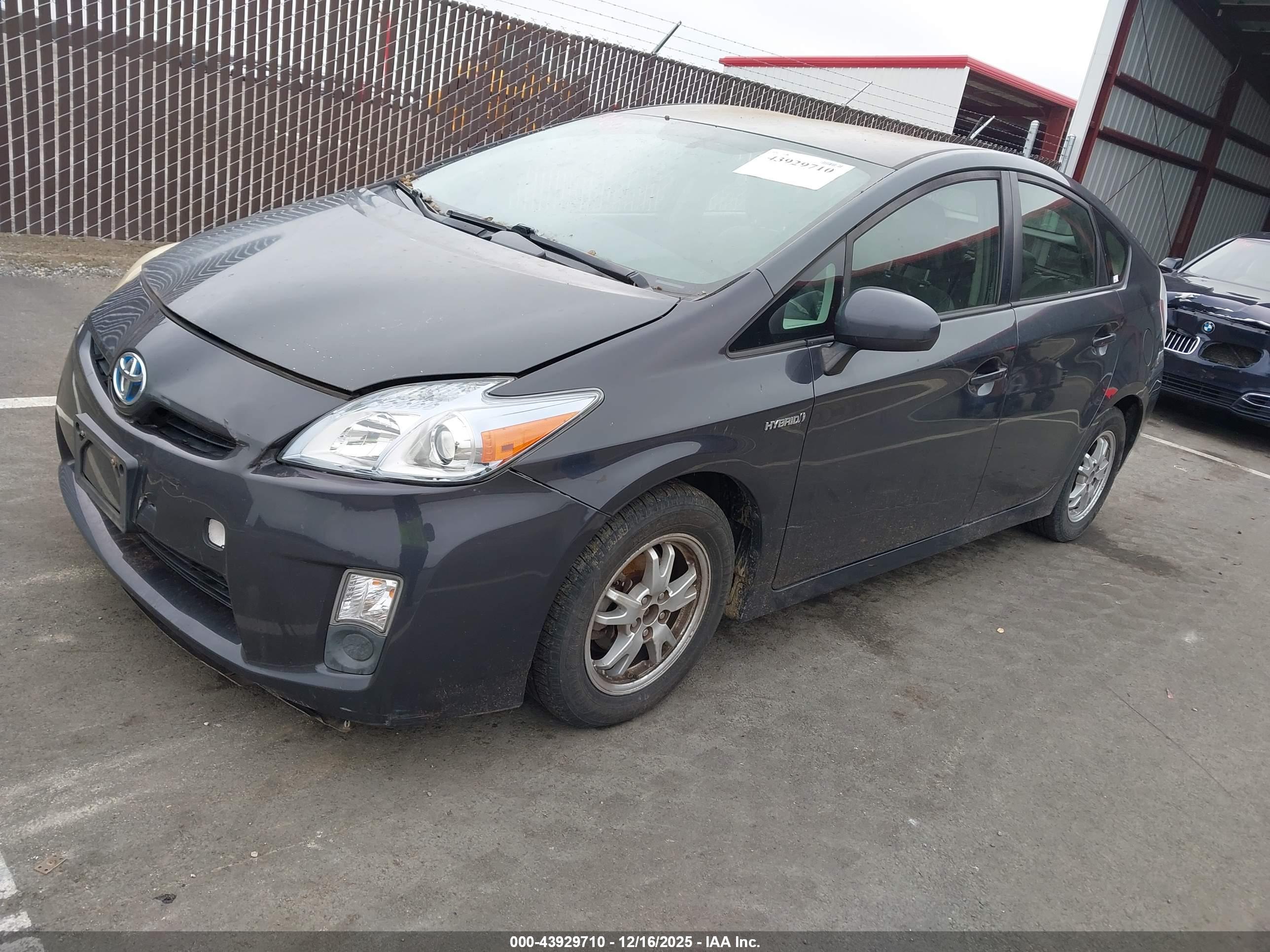 TOYOTA PRIUS image 2