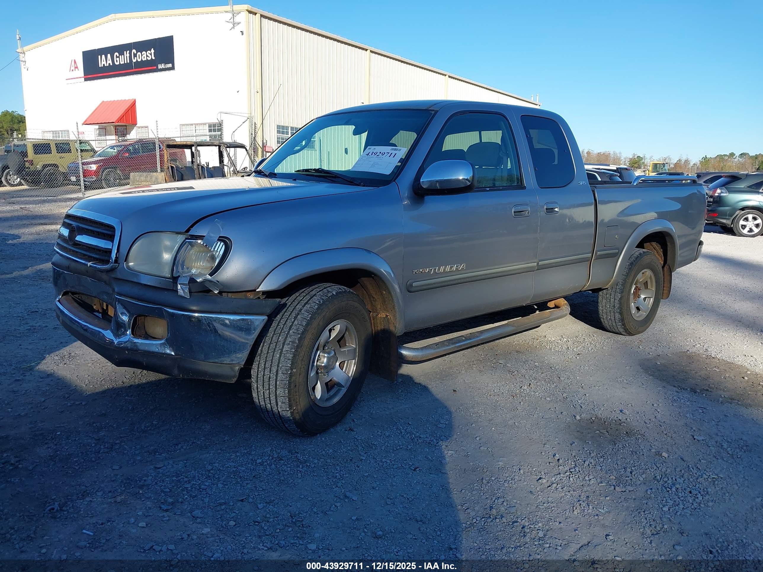 TOYOTA TUNDRA image 2