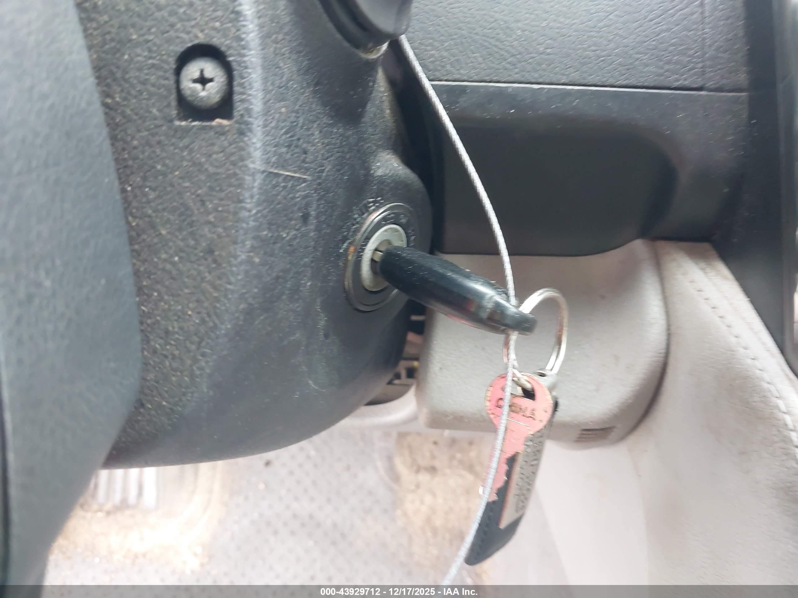 TOYOTA CAMRY image 11