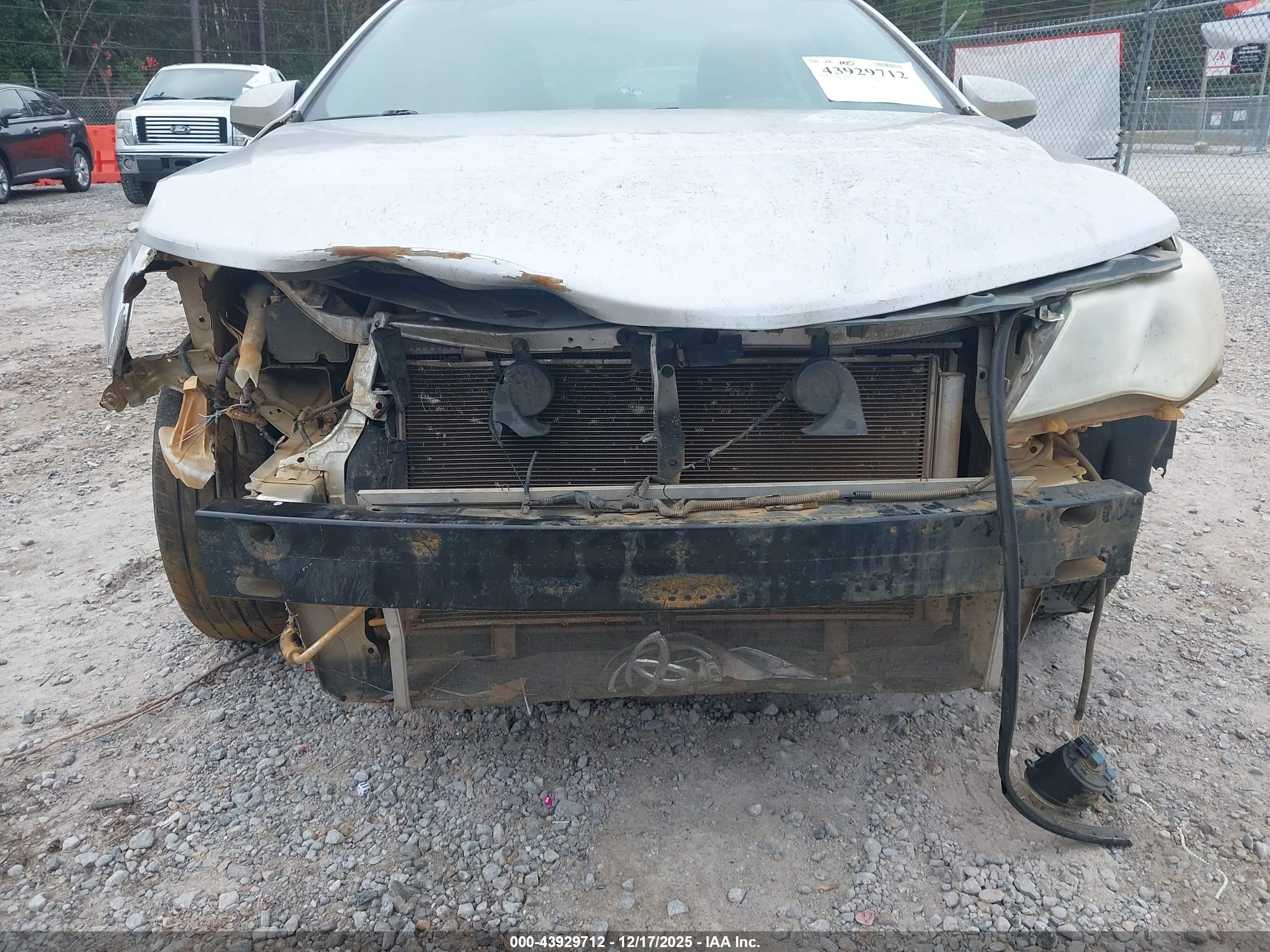 TOYOTA CAMRY image 6