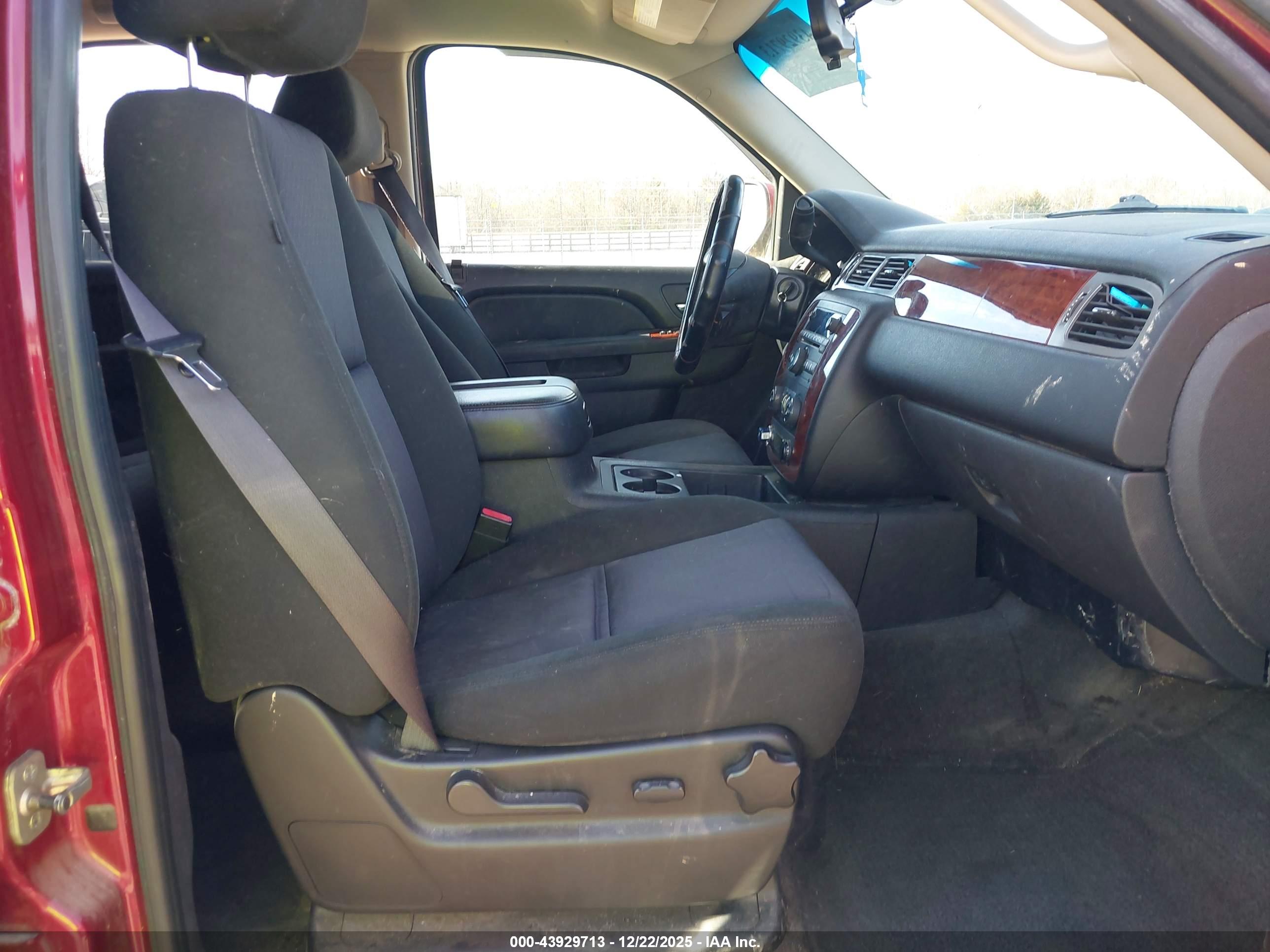 CHEVROLET TAHOE image 5