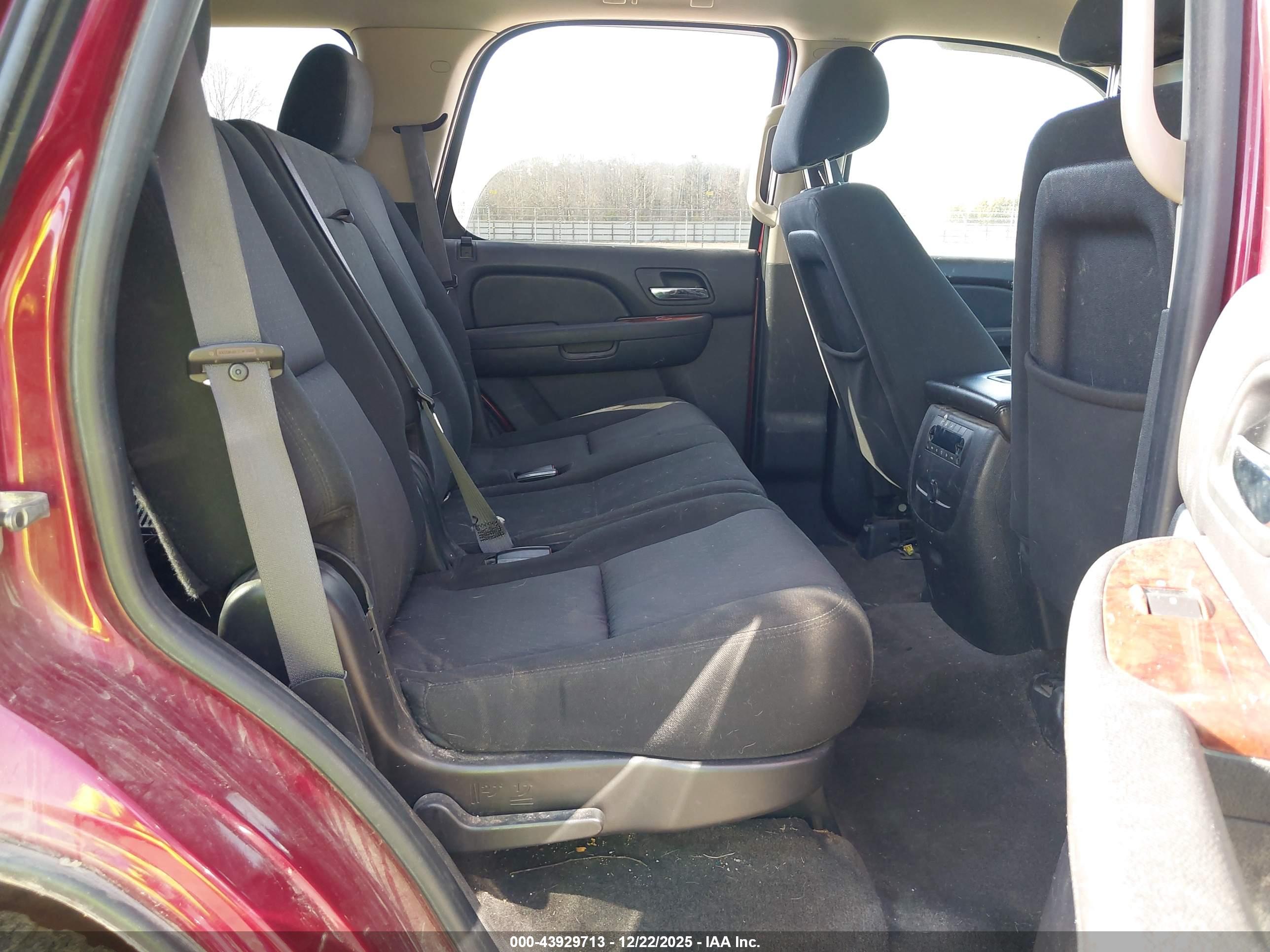 CHEVROLET TAHOE image 8