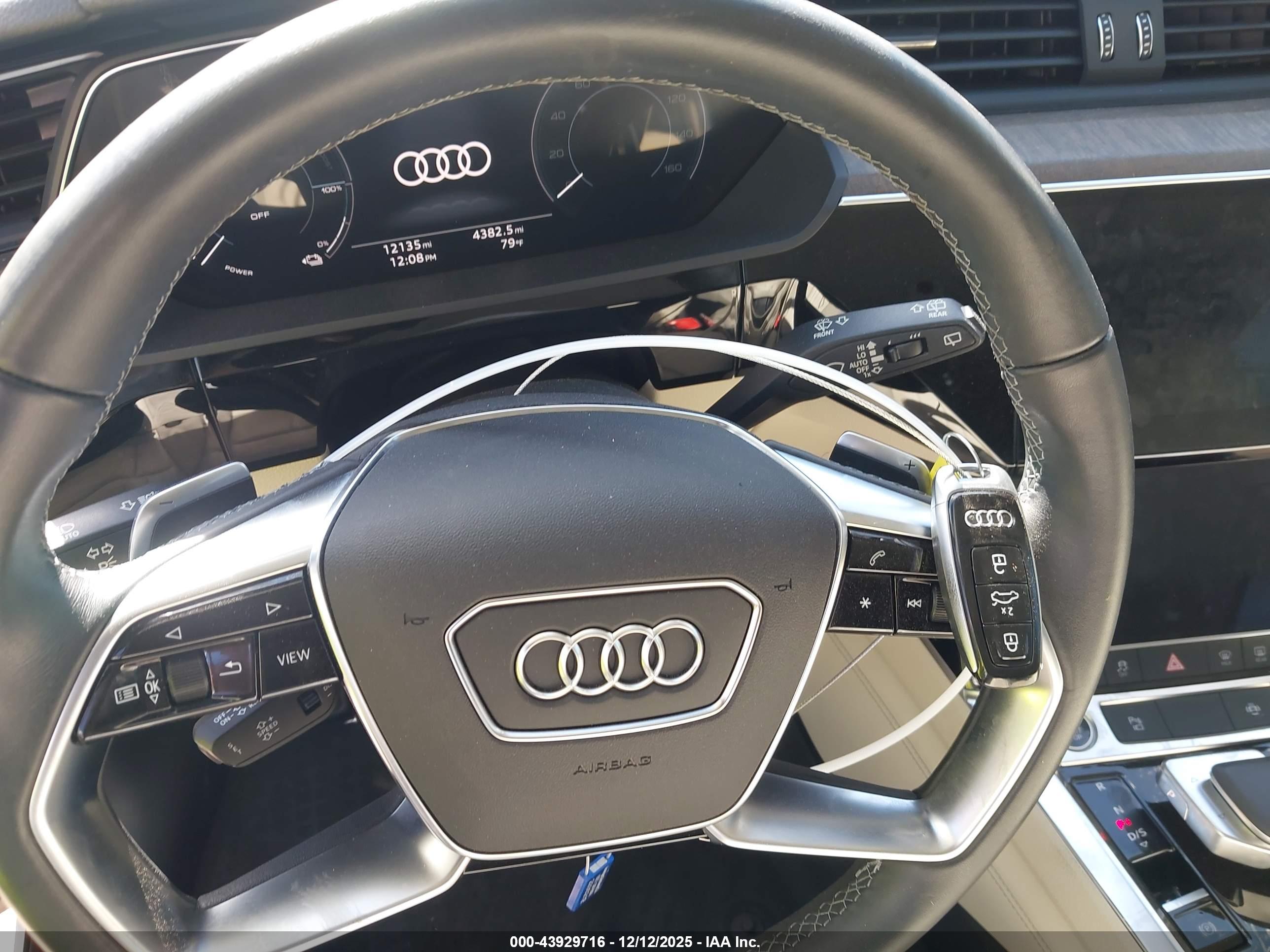 AUDI E-TRON image 11
