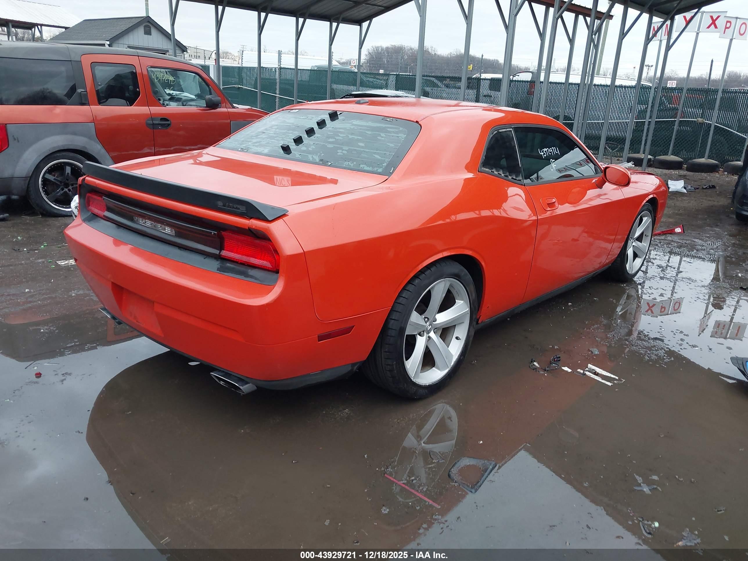 DODGE CHALLENGER image 4