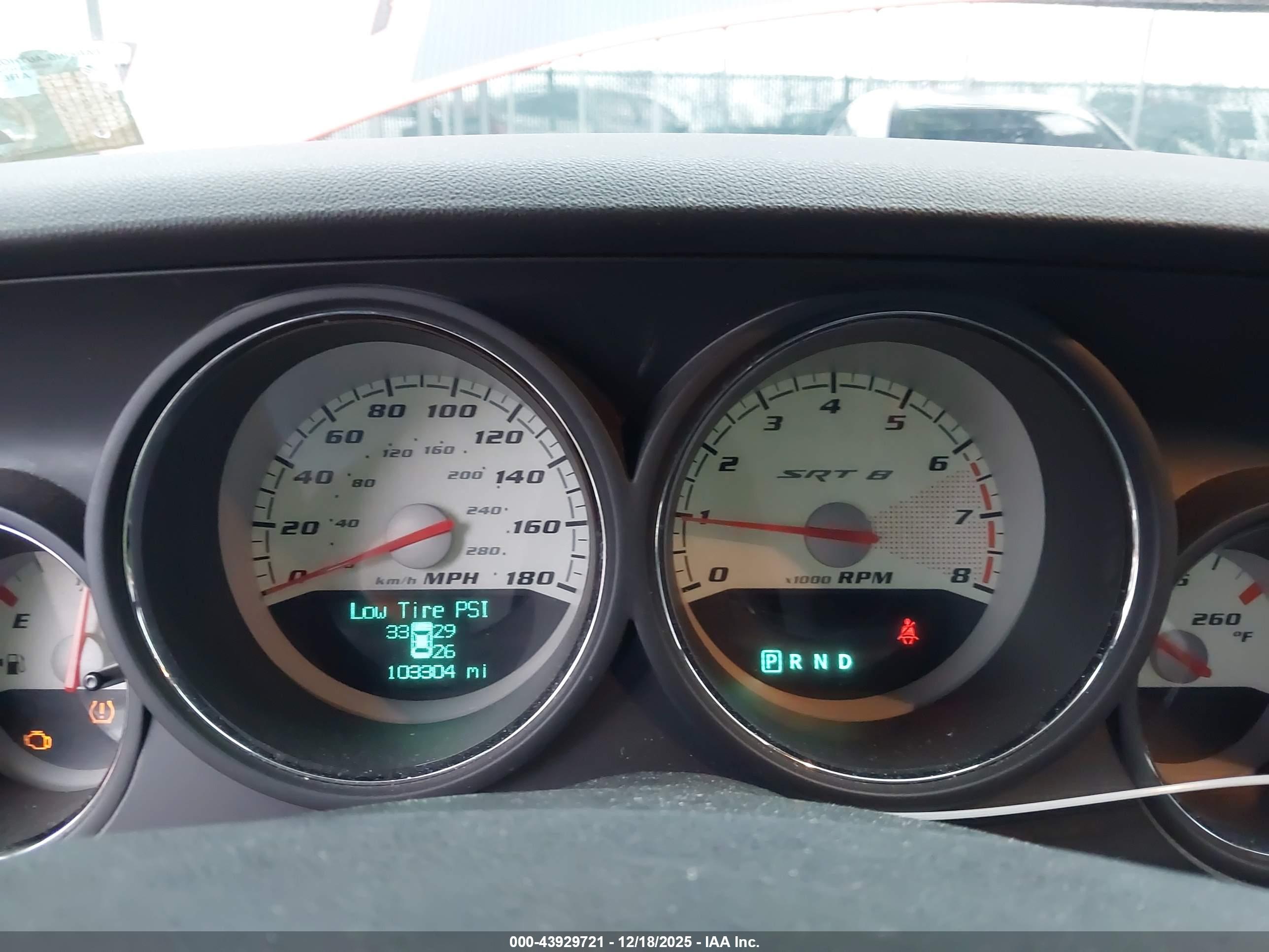 DODGE CHALLENGER image 7
