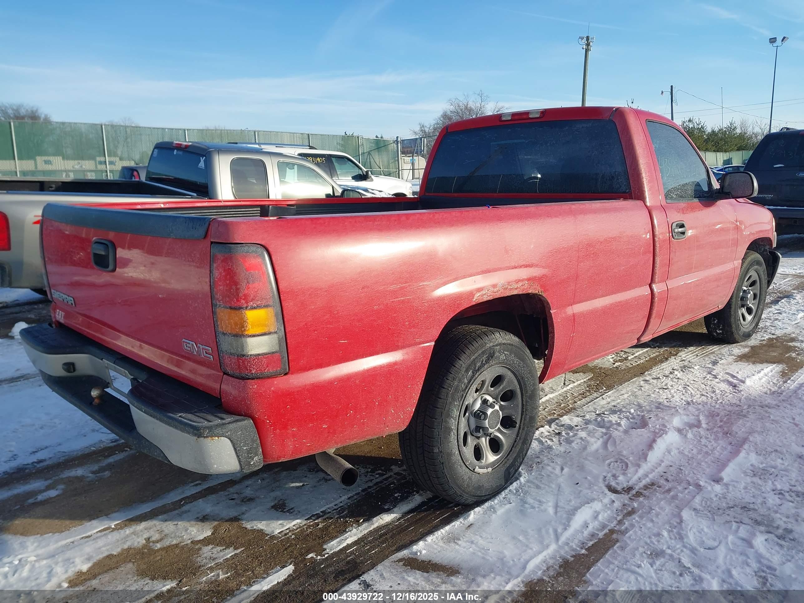 GMC SIERRA image 4