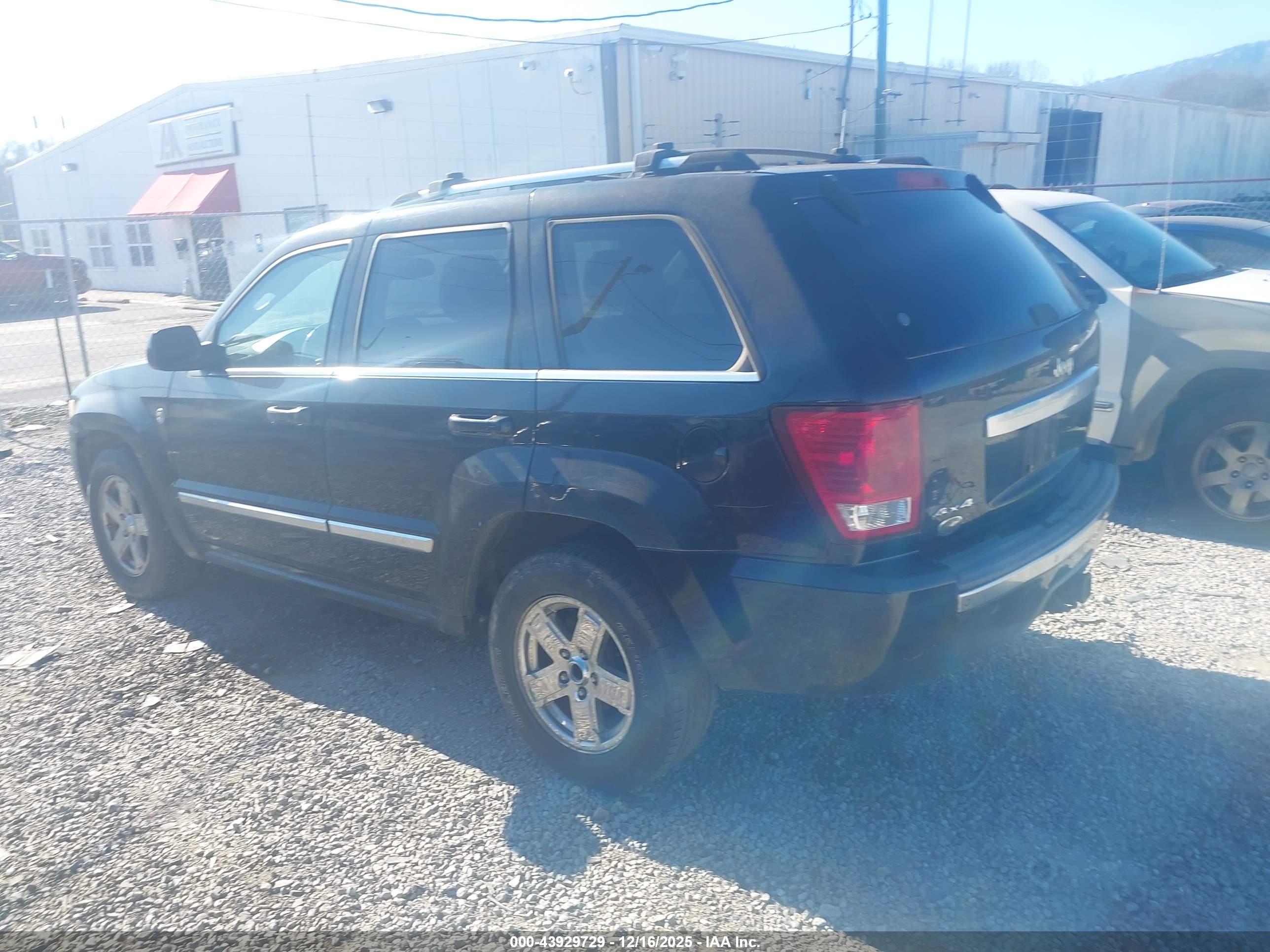 JEEP GRAND image 3