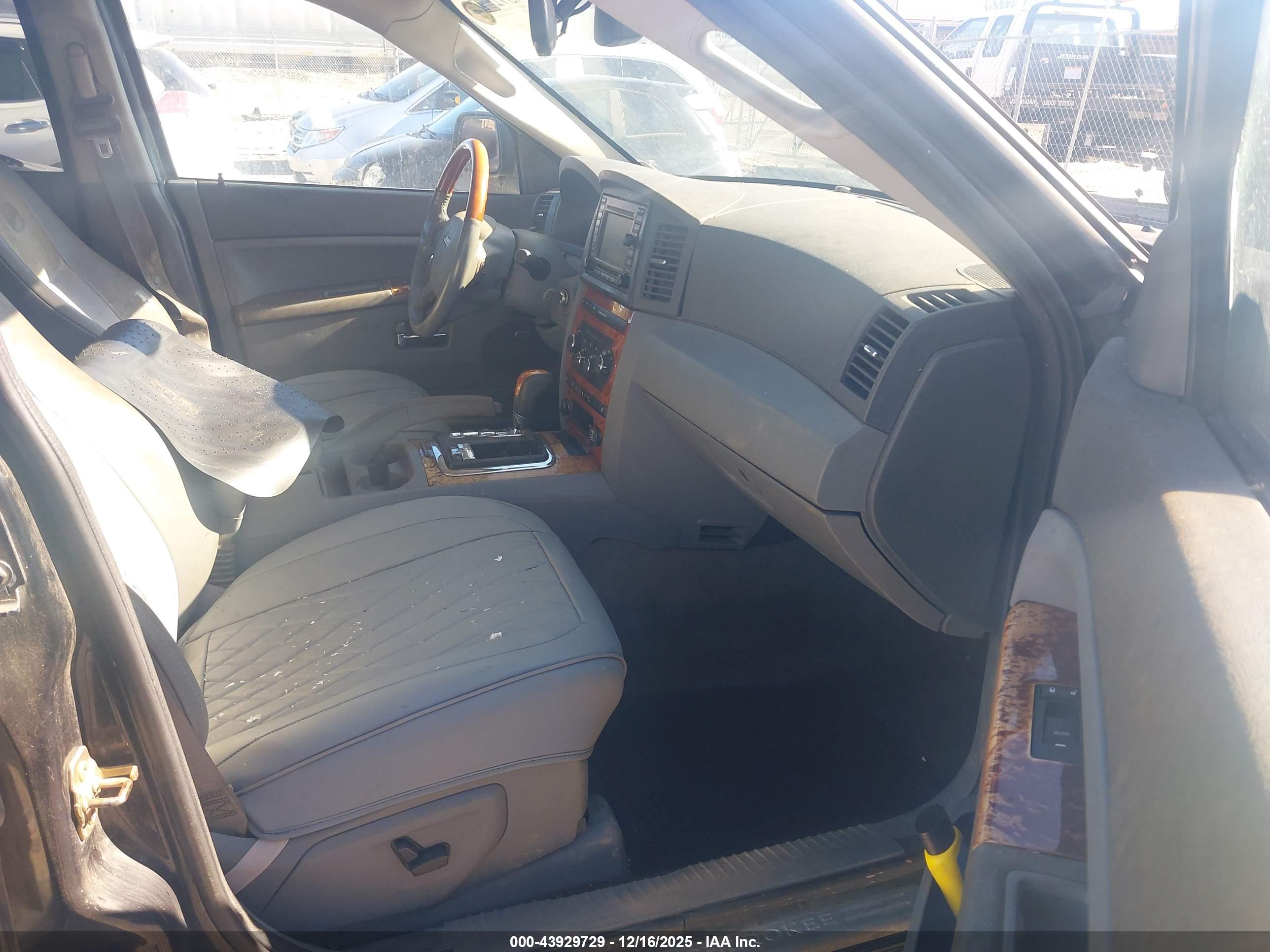 JEEP GRAND image 5
