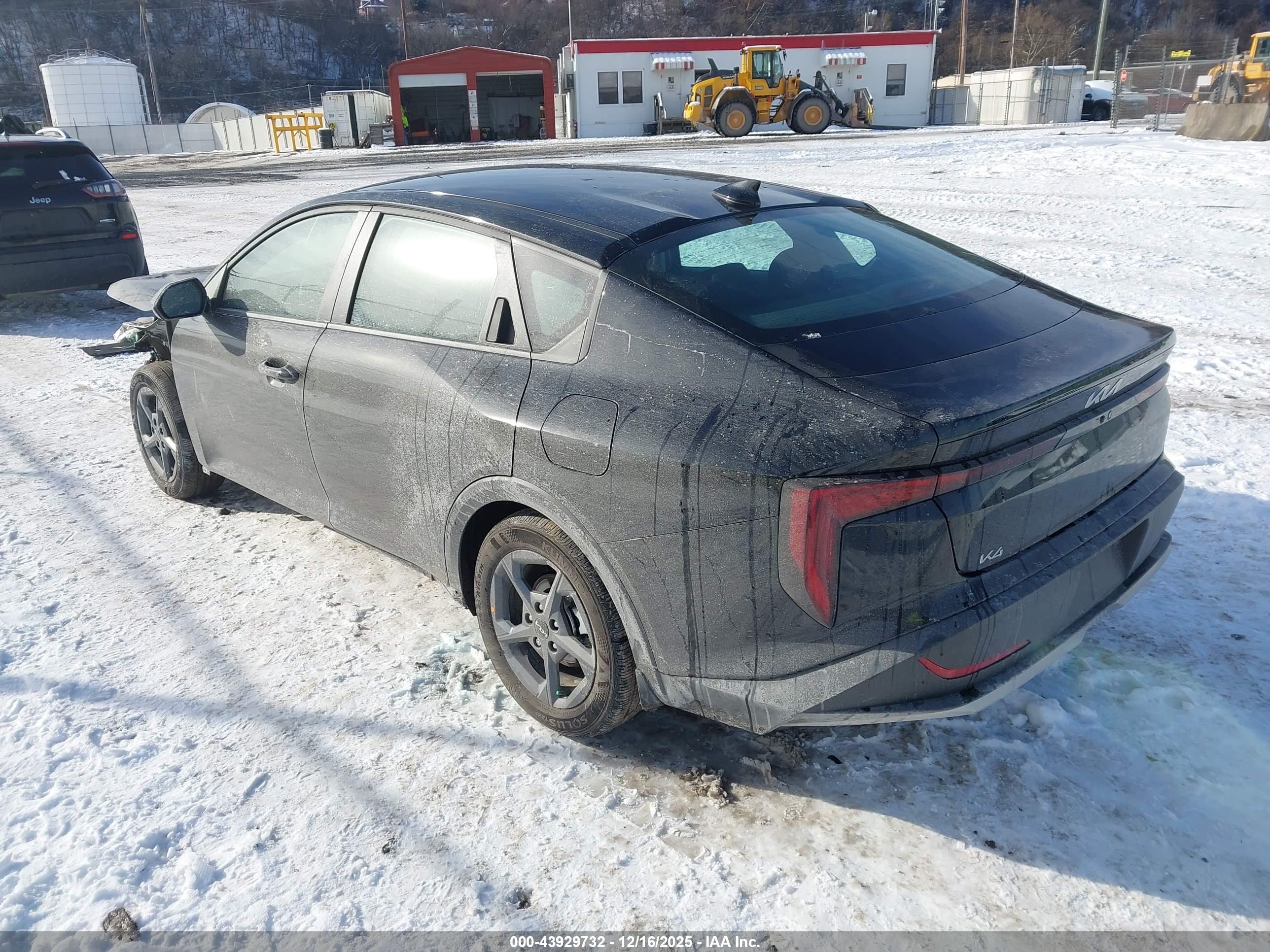 KIA K4 image 3