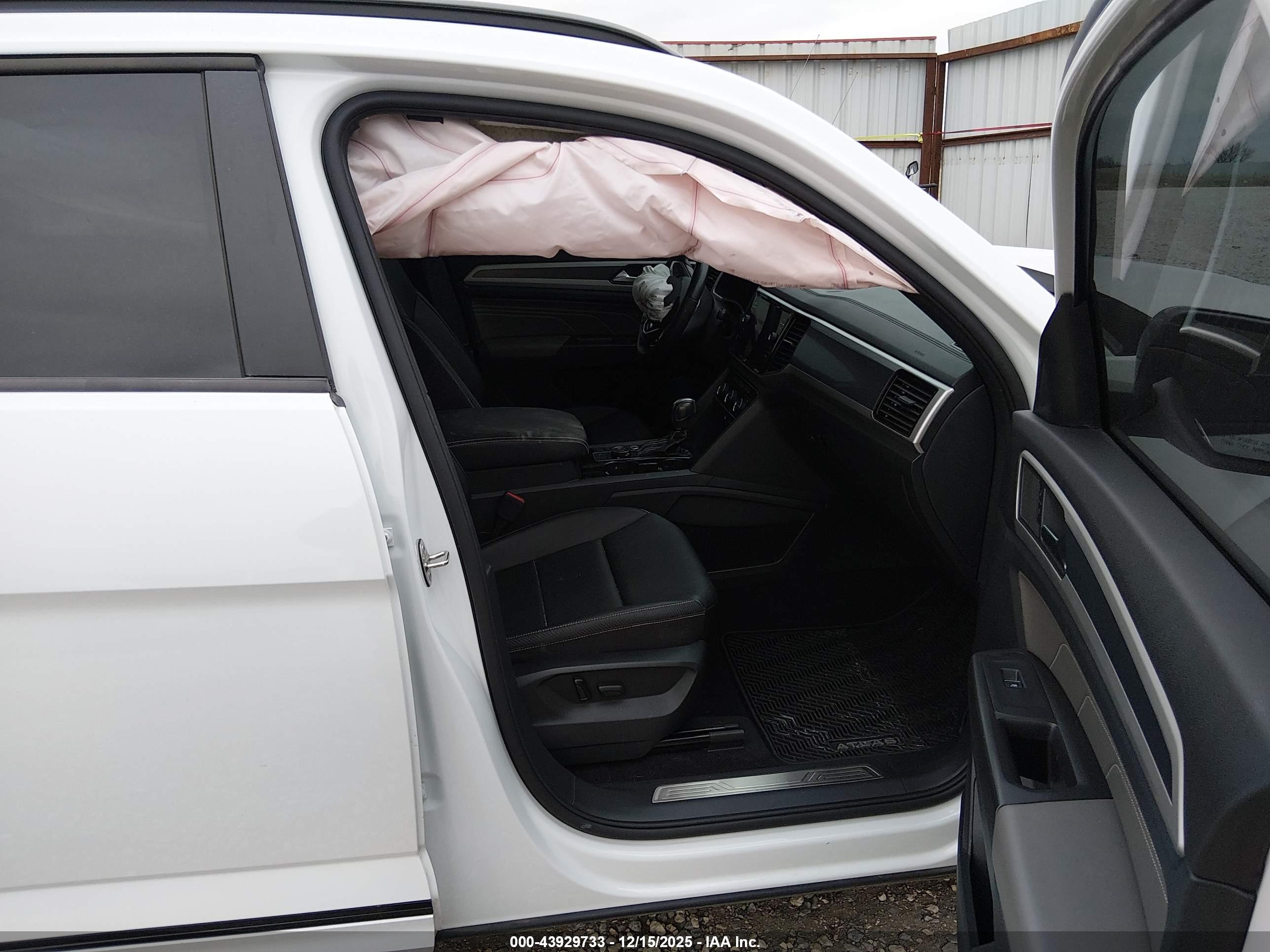 VOLKSWAGEN ATLAS image 5
