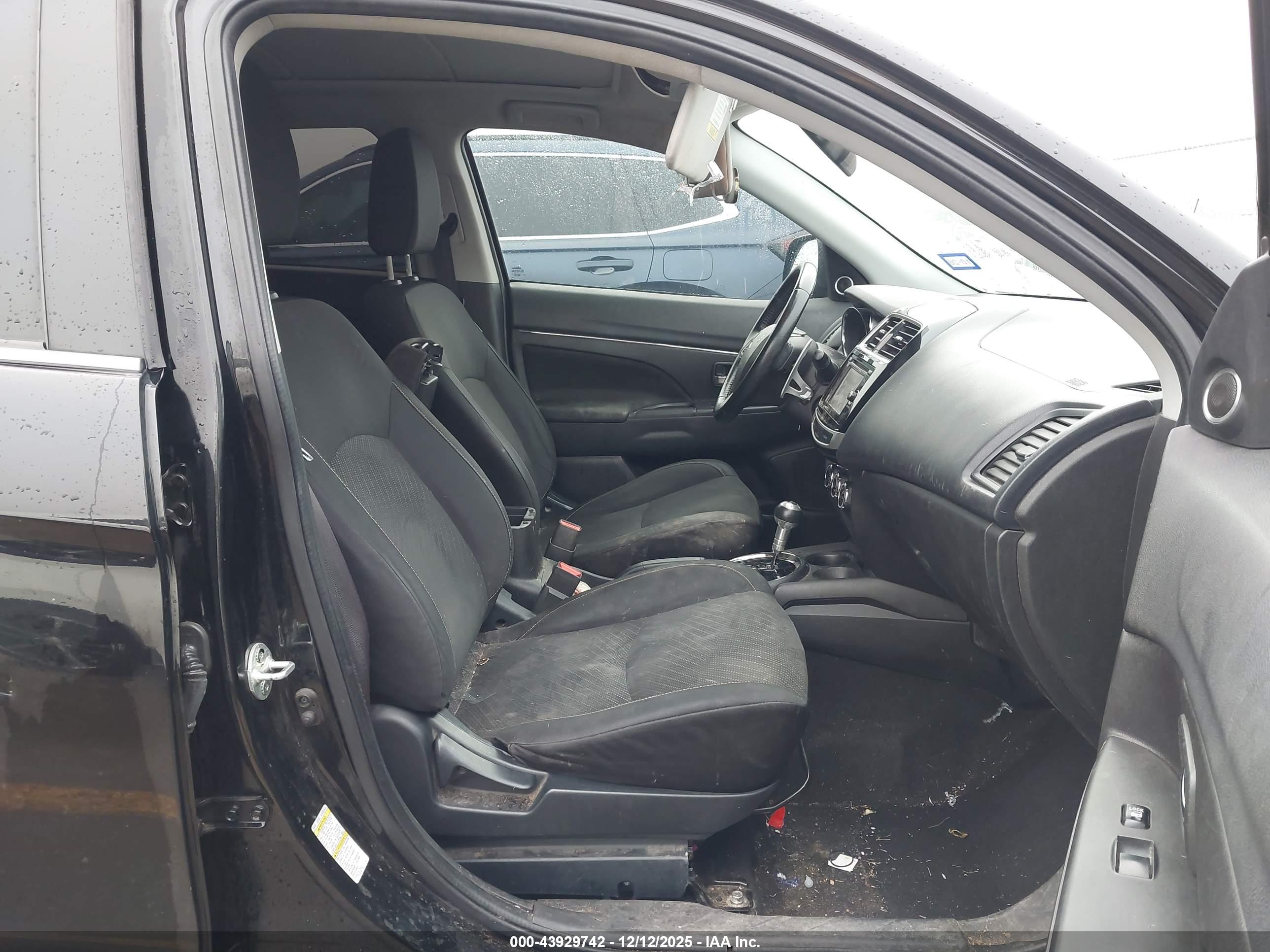 MITSUBISHI OUTLANDER image 5