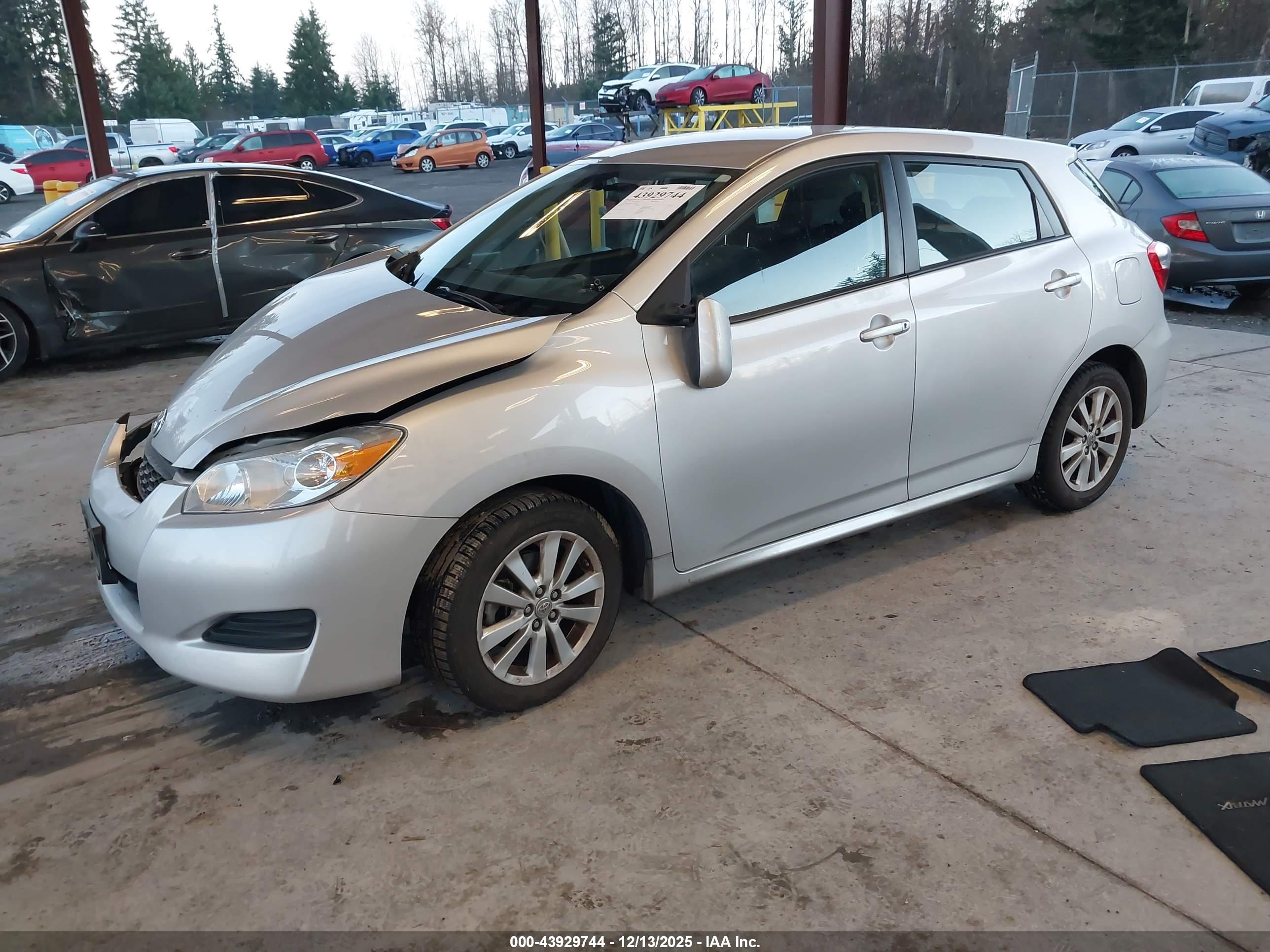 TOYOTA MATRIX image 2