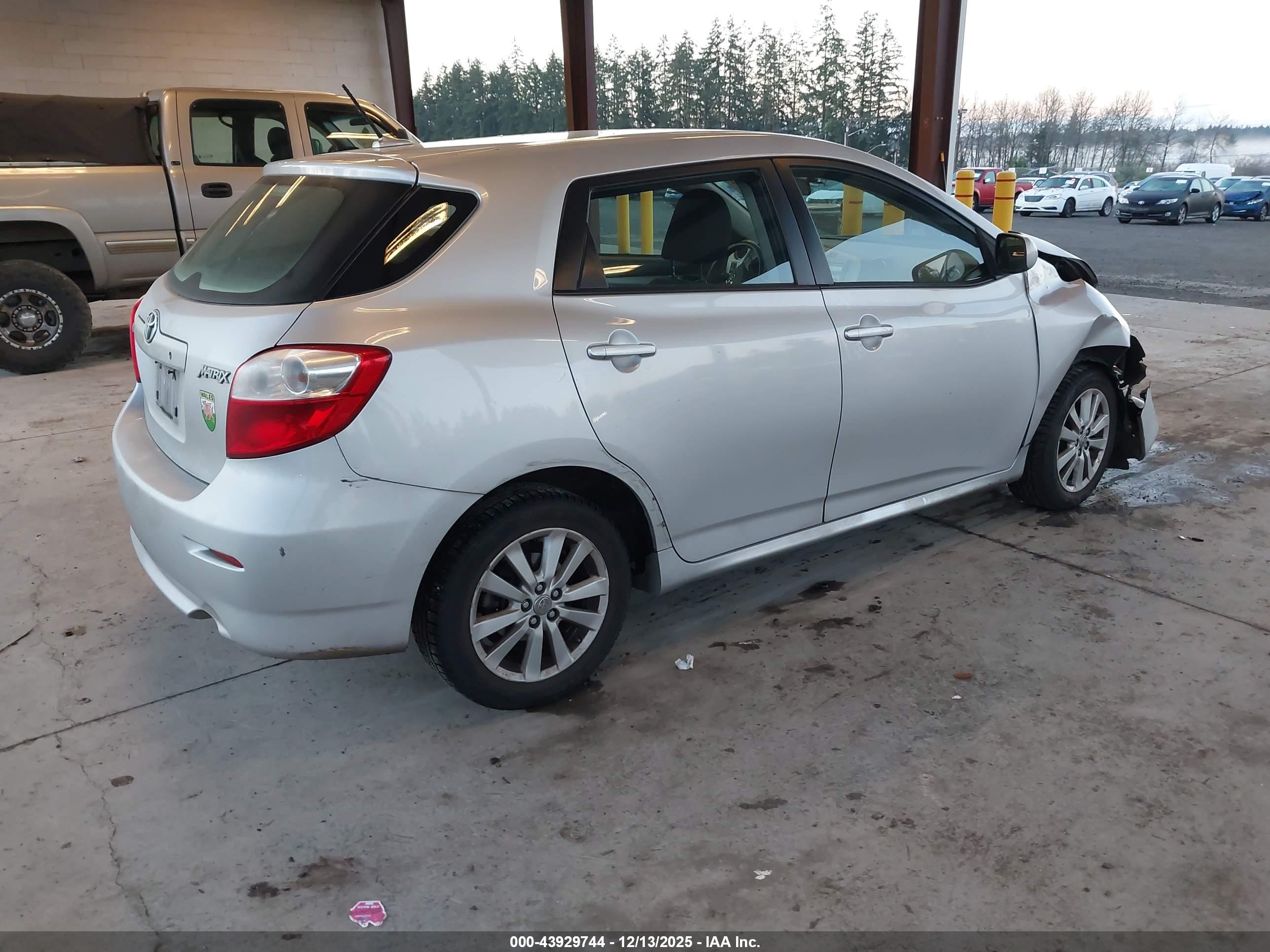 TOYOTA MATRIX image 4