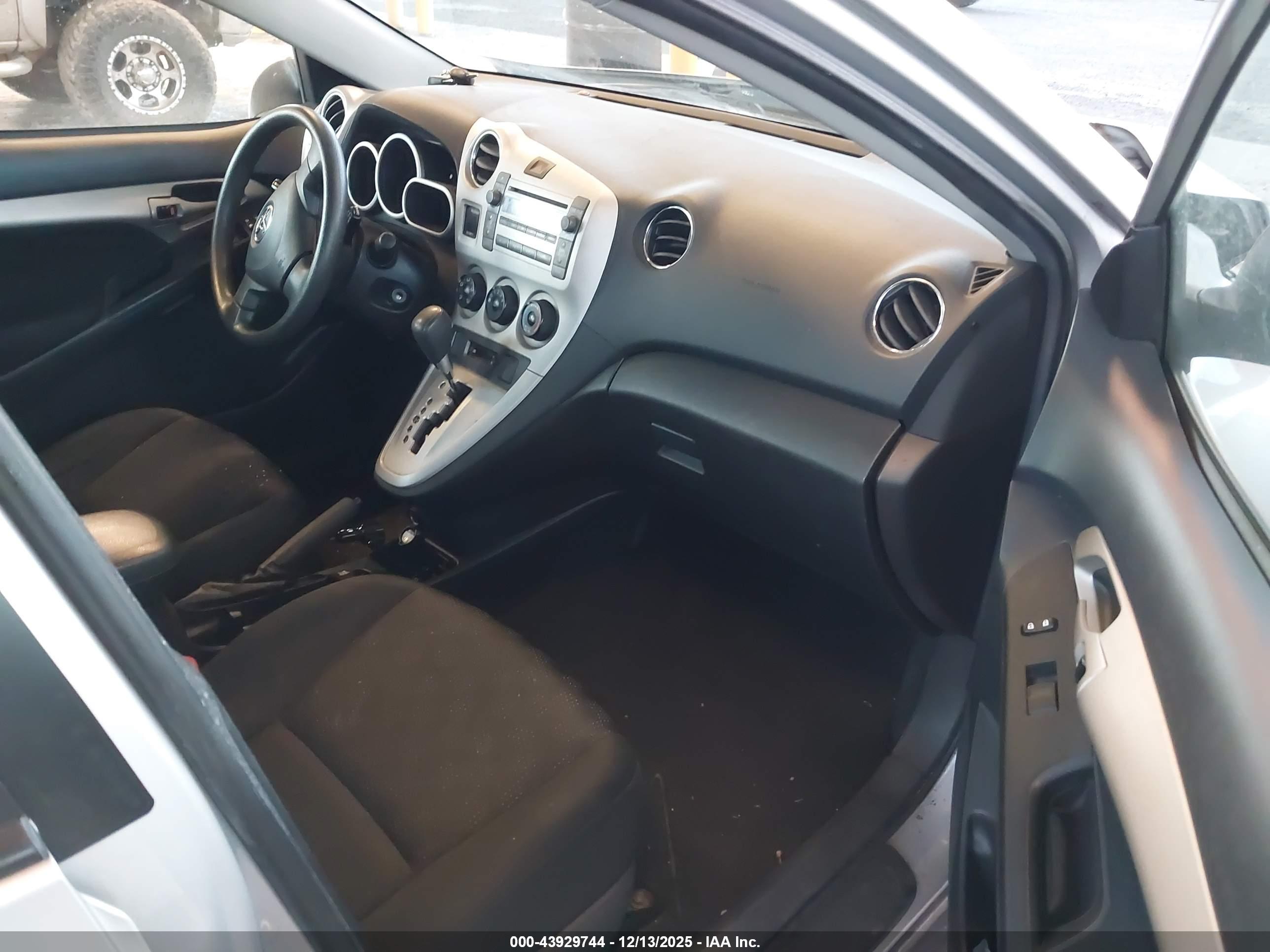 TOYOTA MATRIX image 5
