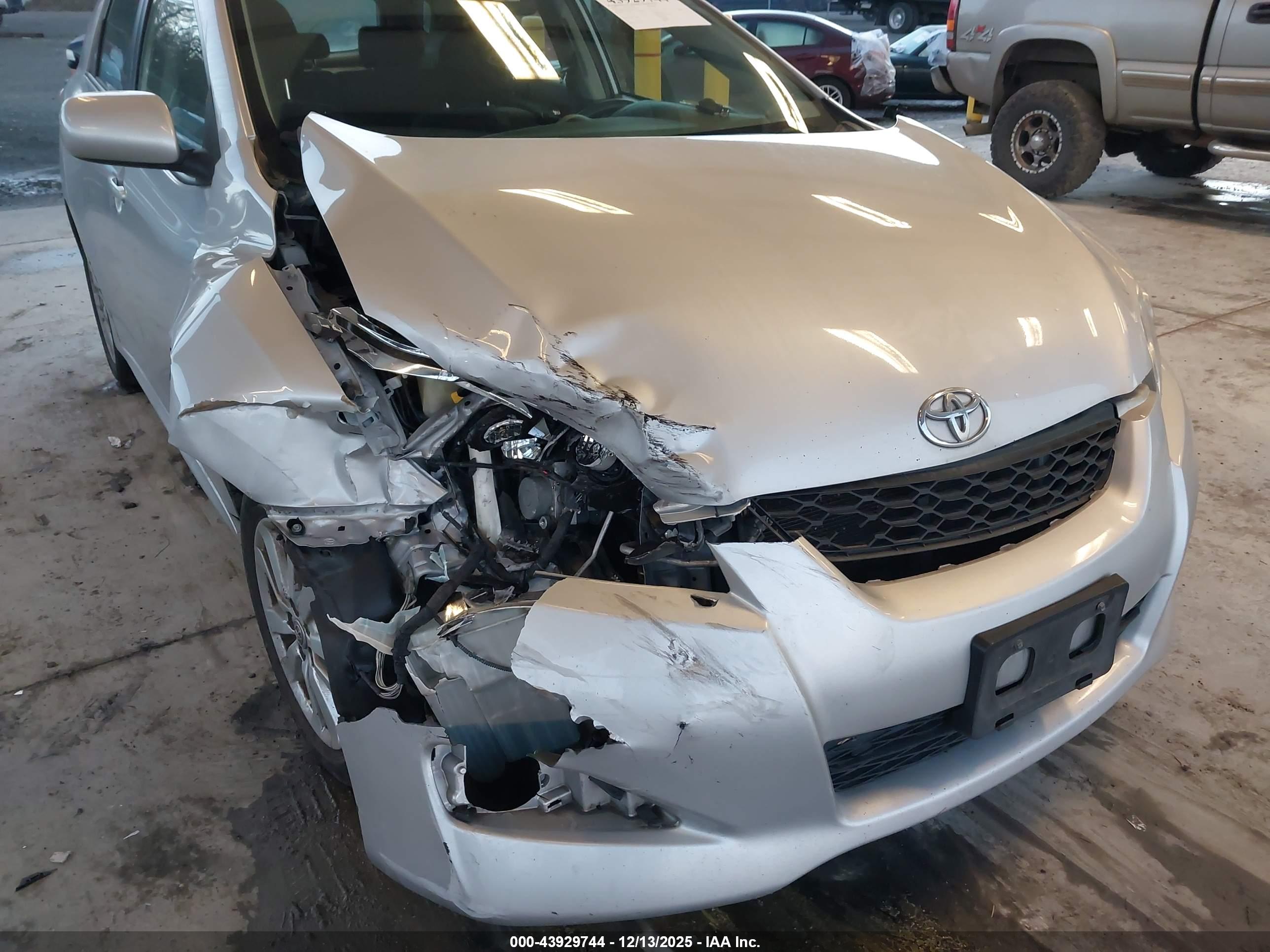 TOYOTA MATRIX image 6