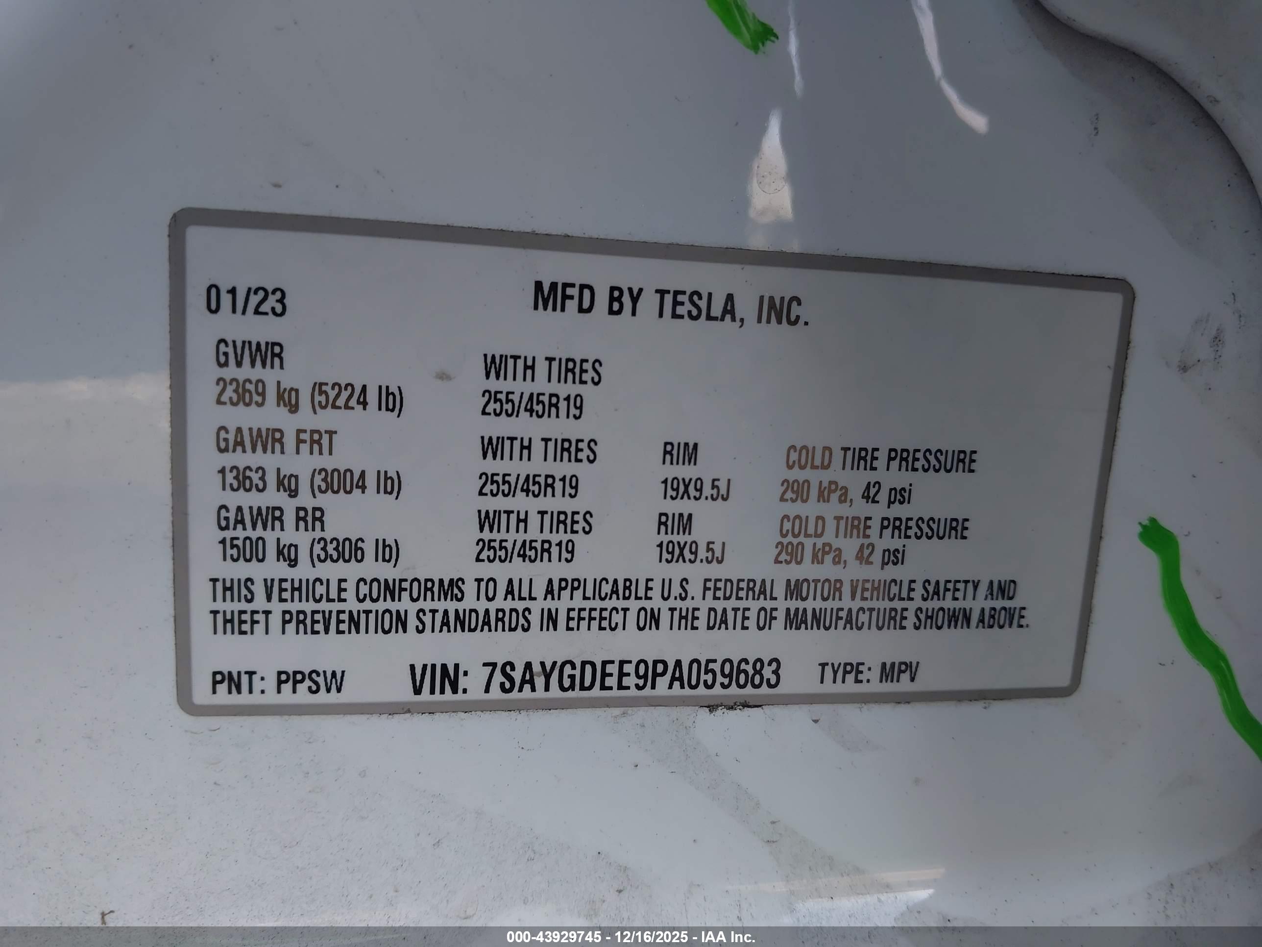 TESLA MODEL image 9