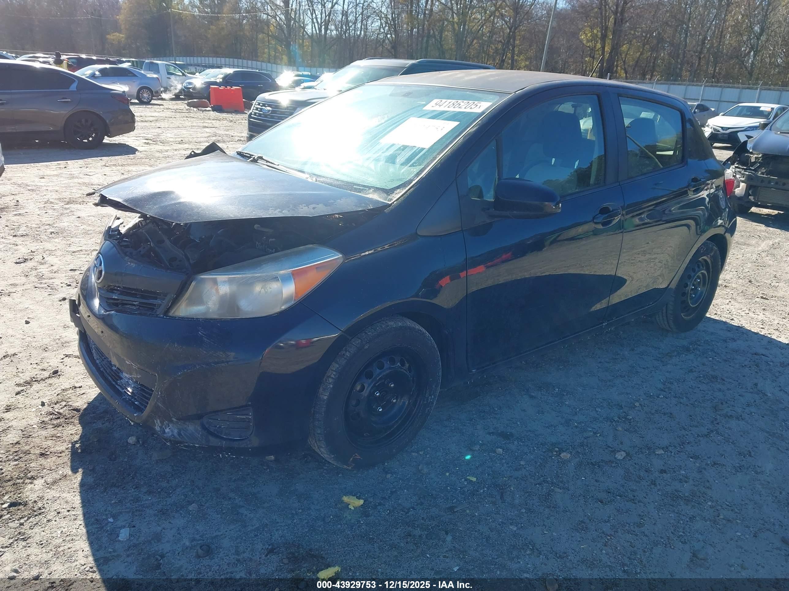 TOYOTA YARIS image 2