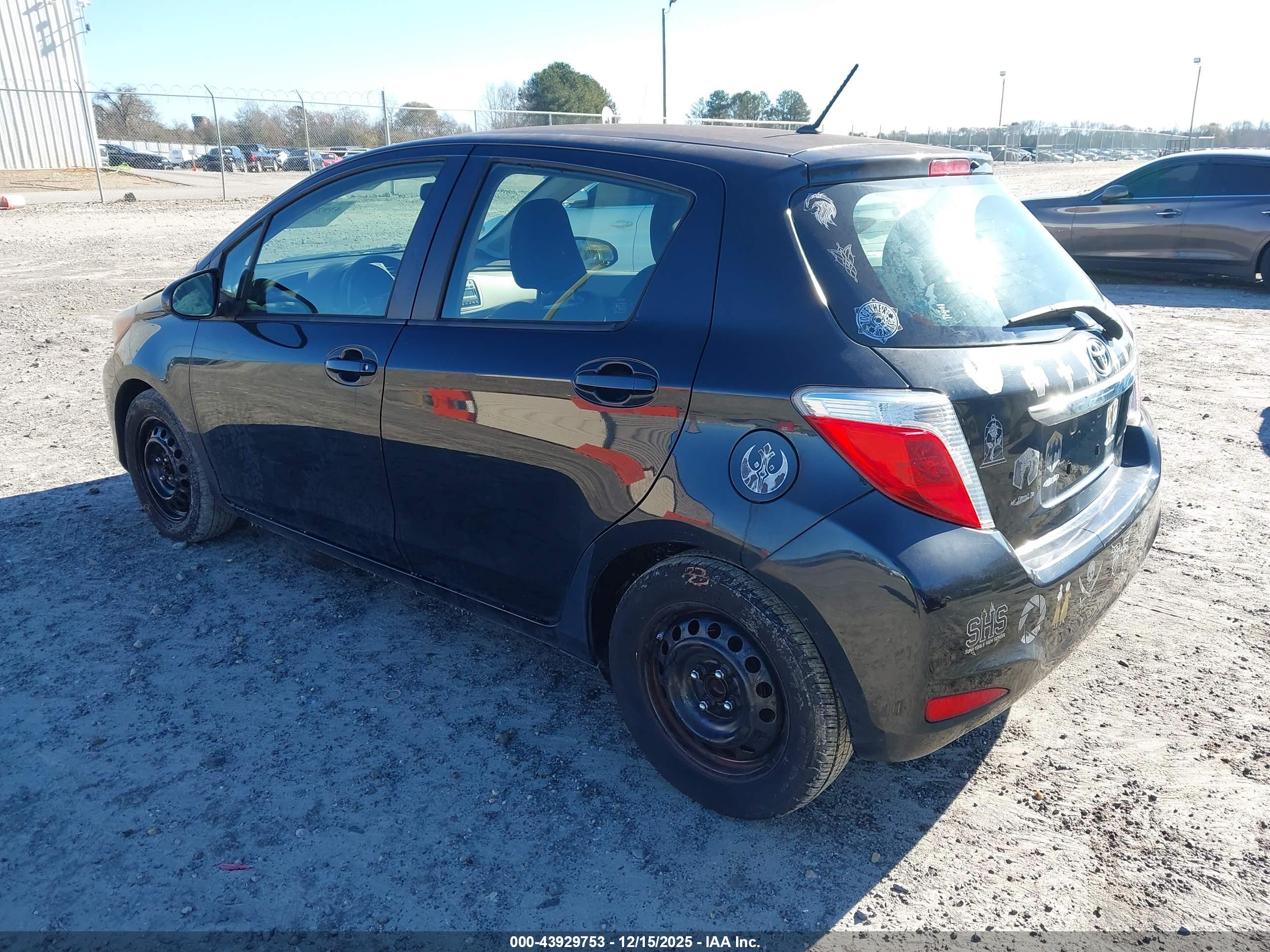 TOYOTA YARIS image 3