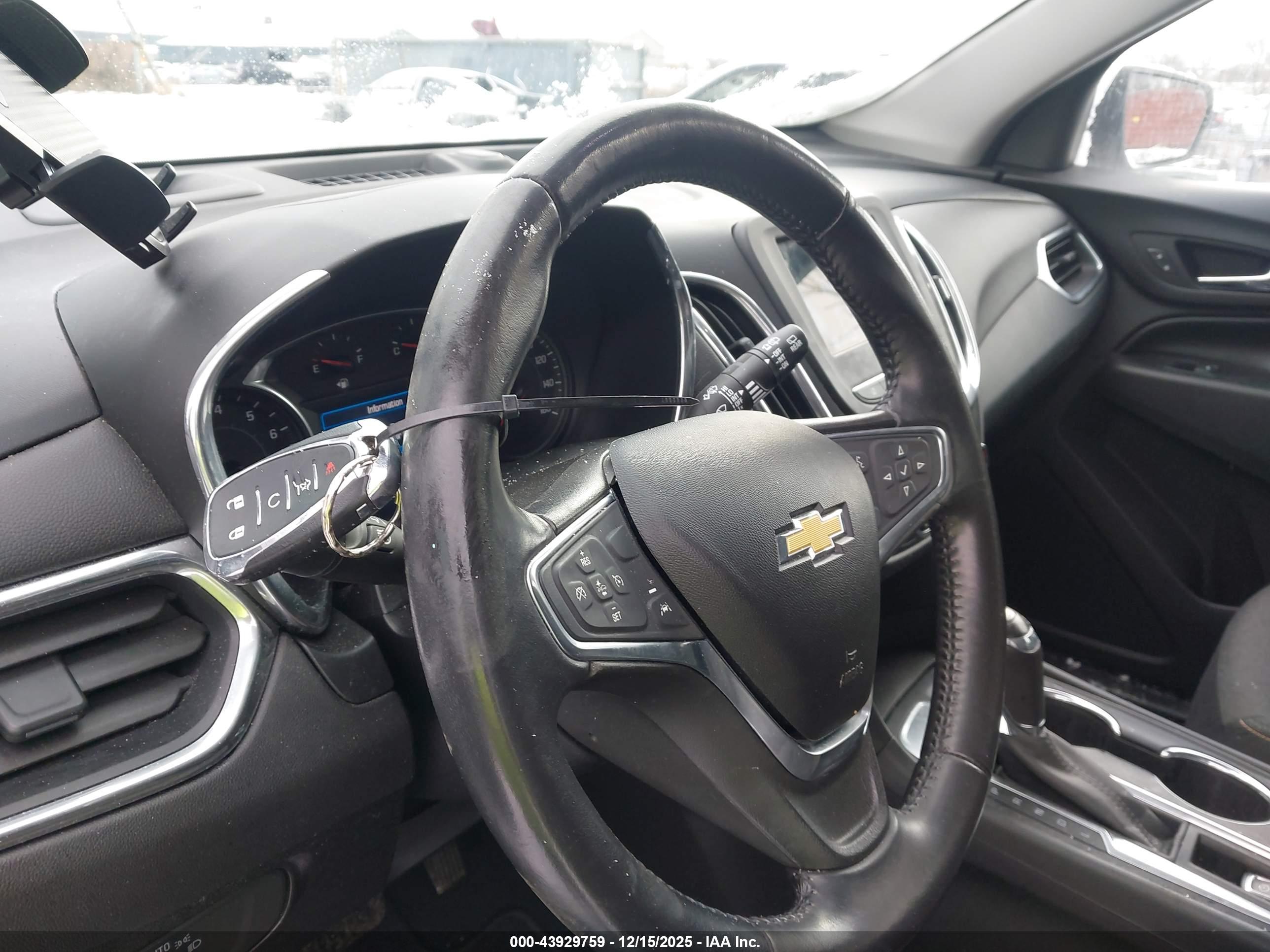 CHEVROLET EQUINOX image 11