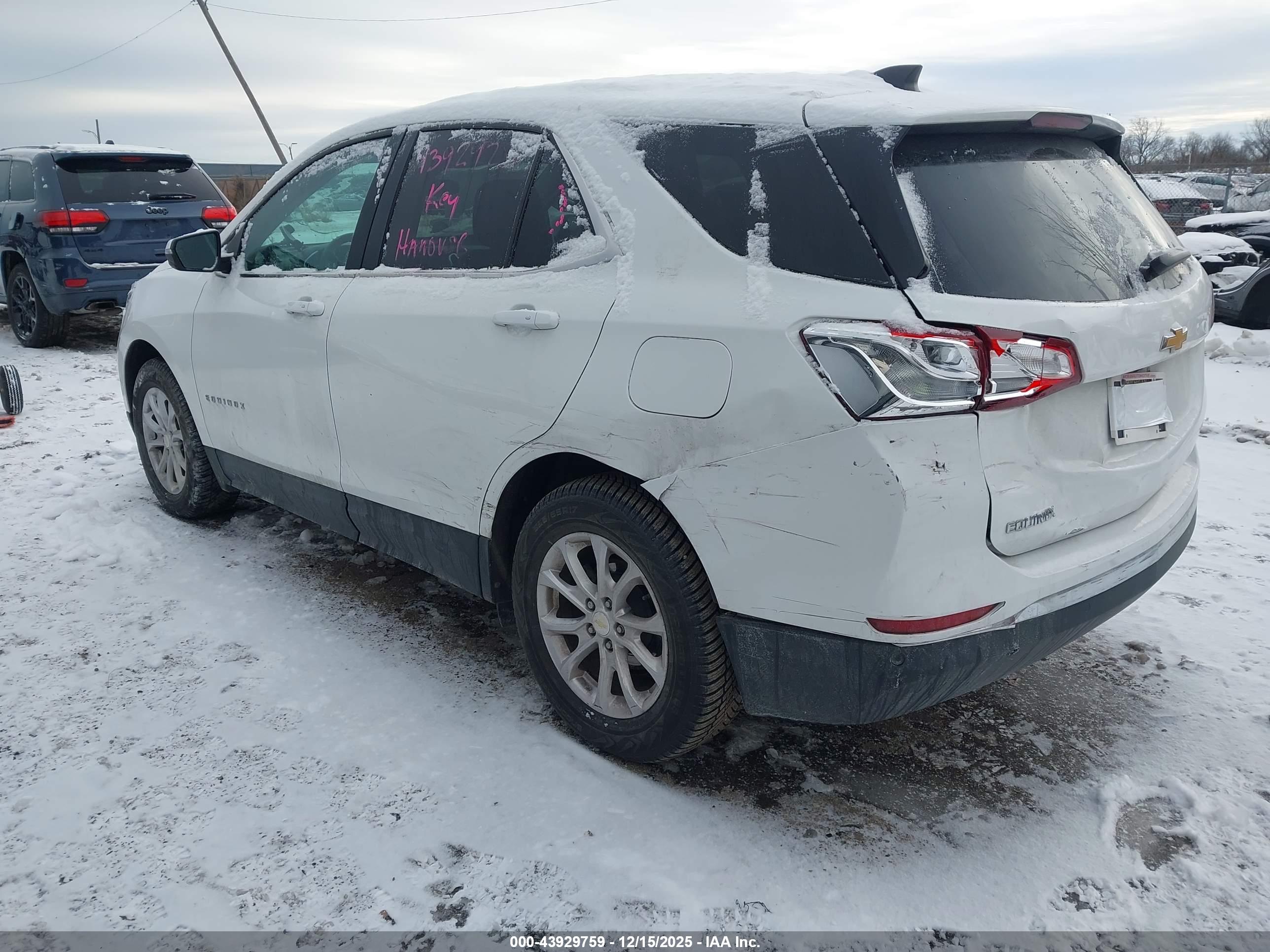 CHEVROLET EQUINOX image 3