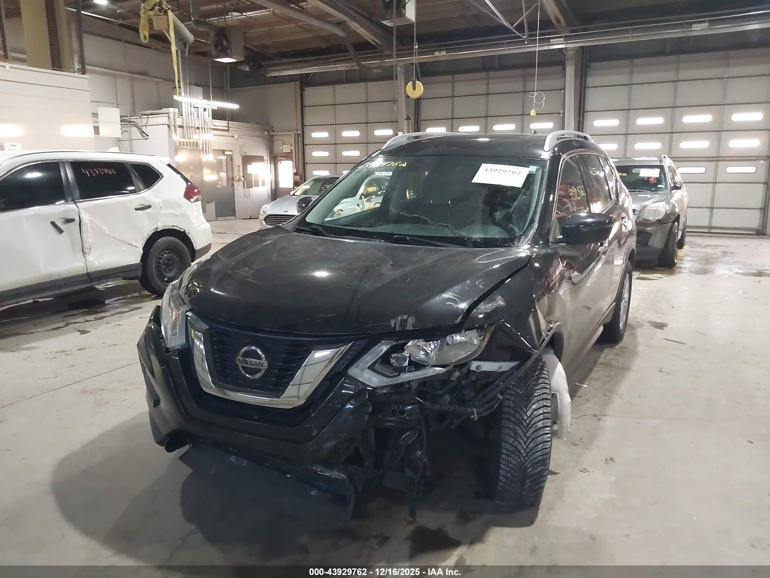 NISSAN ROGUE image 6