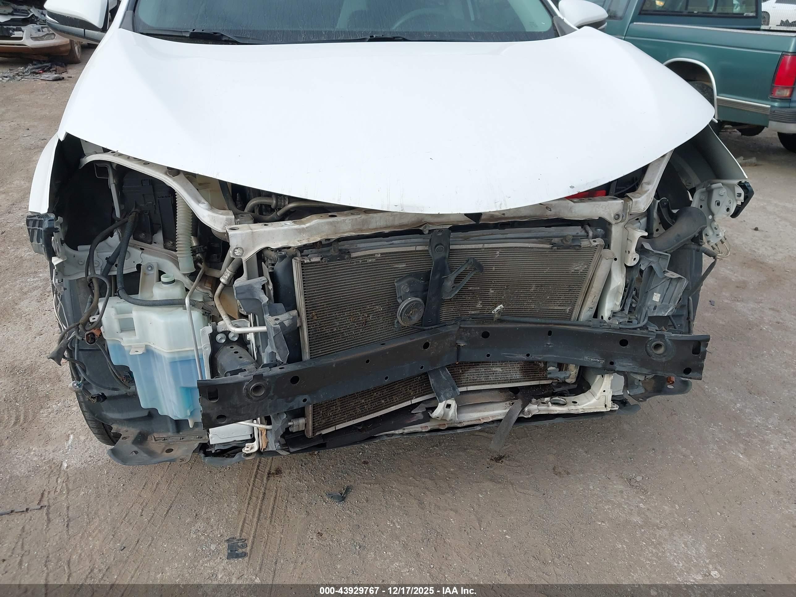 TOYOTA RAV4 image 6