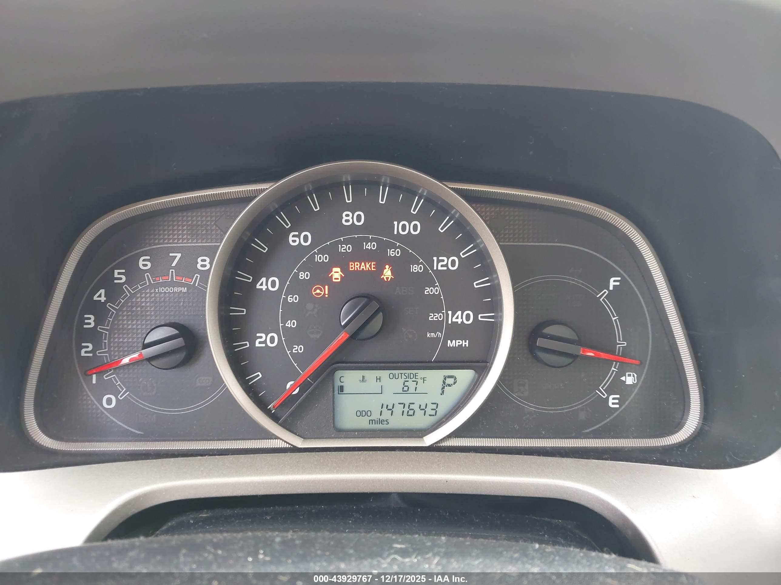 TOYOTA RAV4 image 7