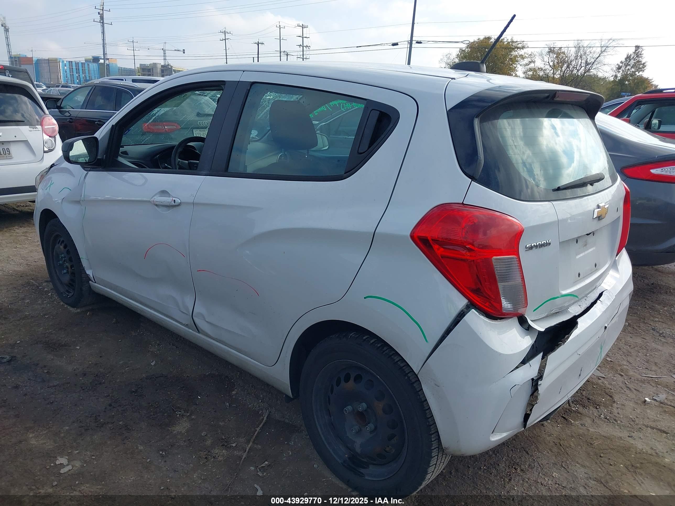 CHEVROLET SPARK image 3
