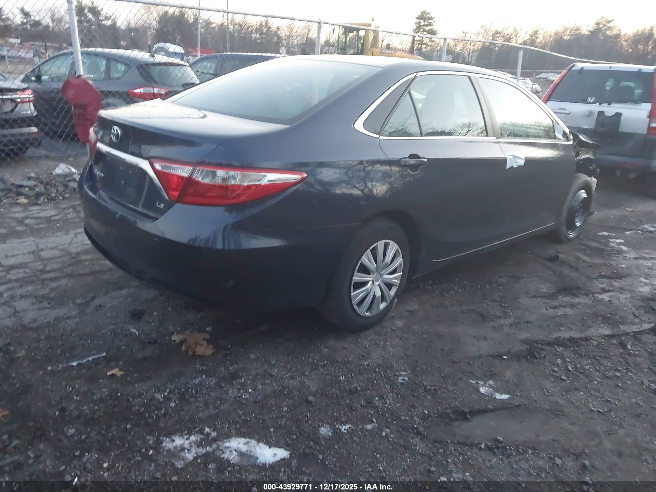 TOYOTA CAMRY image 4
