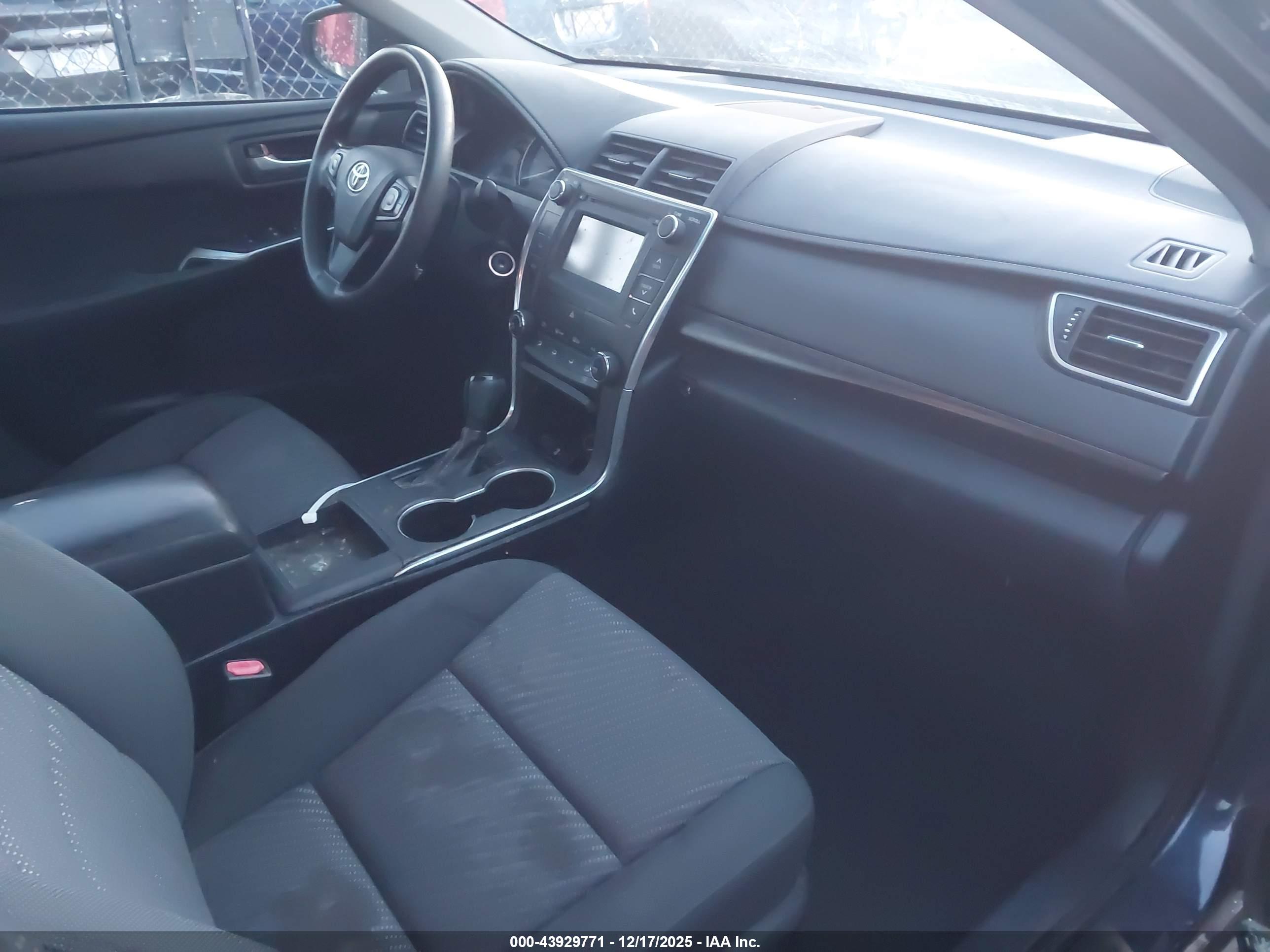TOYOTA CAMRY image 5