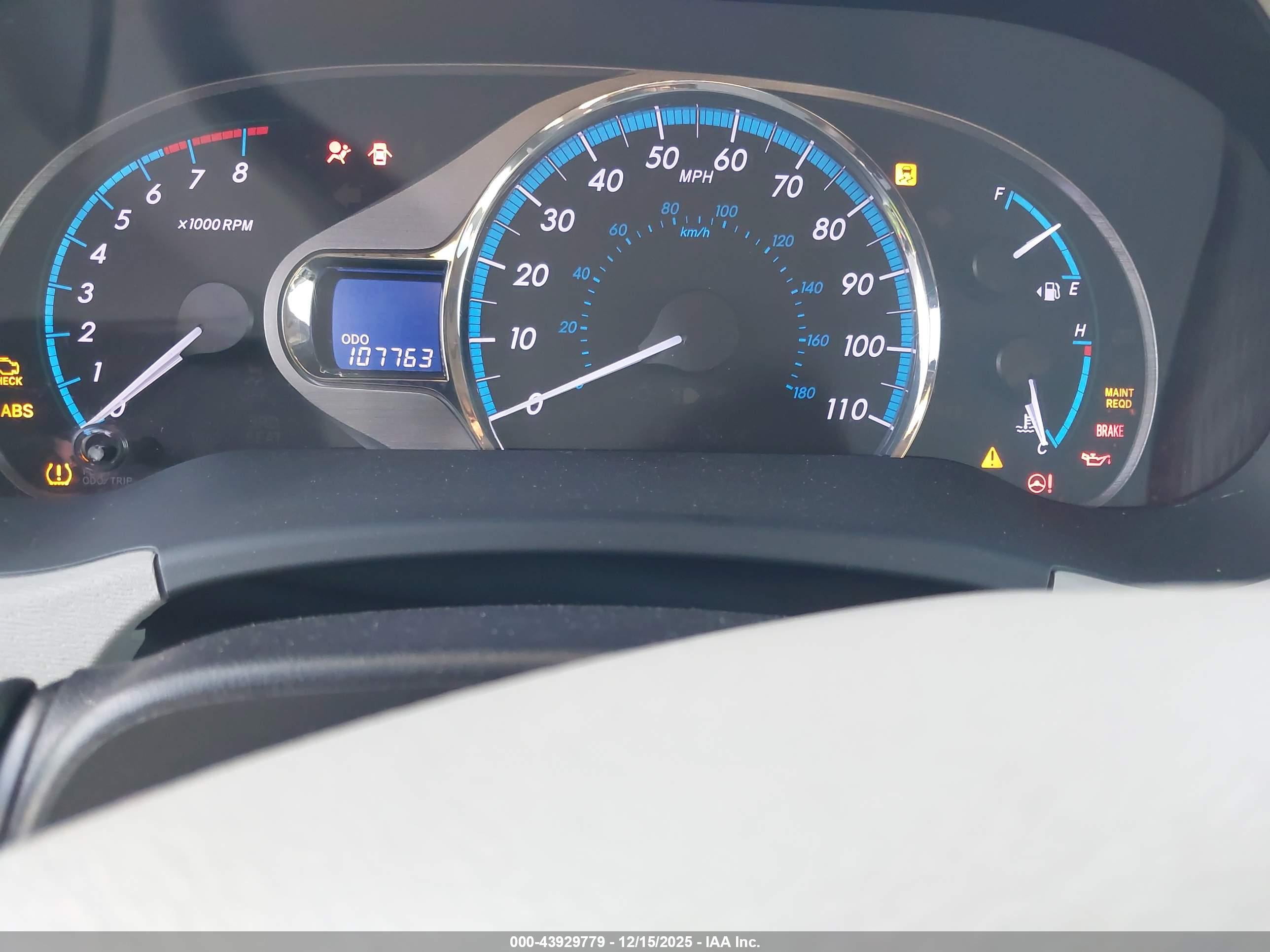 TOYOTA SIENNA image 7