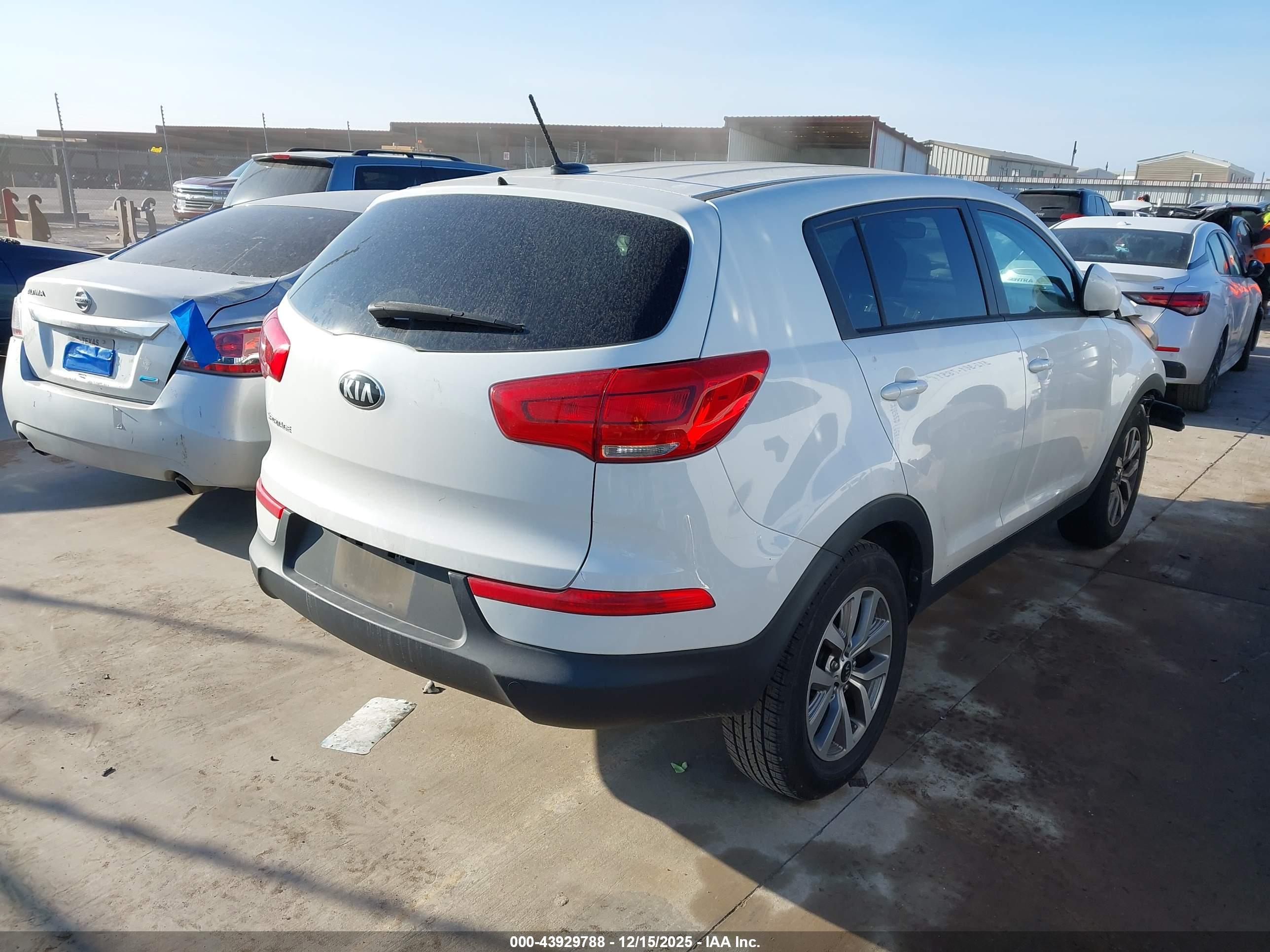 KIA SPORTAGE image 4