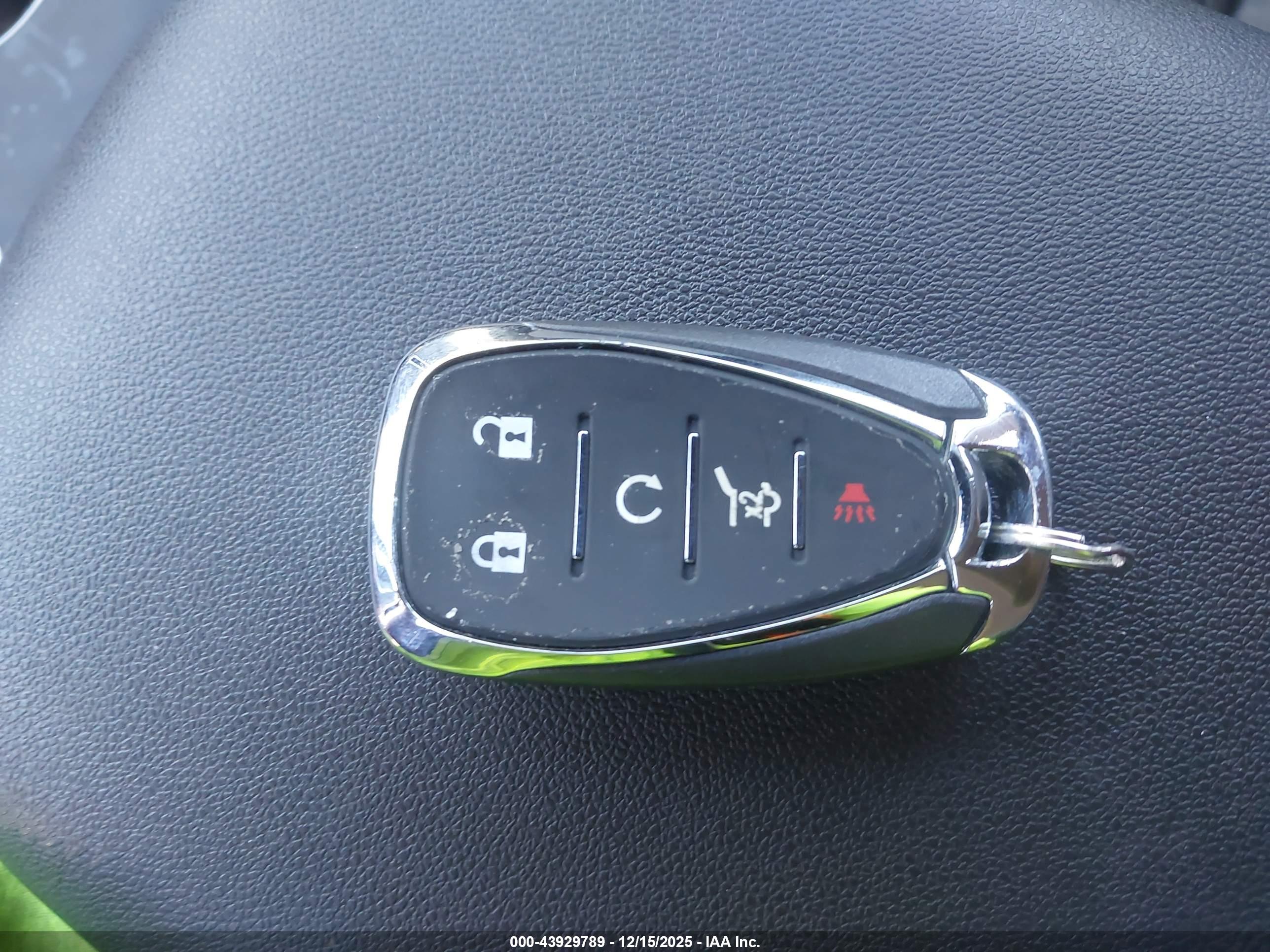 CHEVROLET EQUINOX image 11