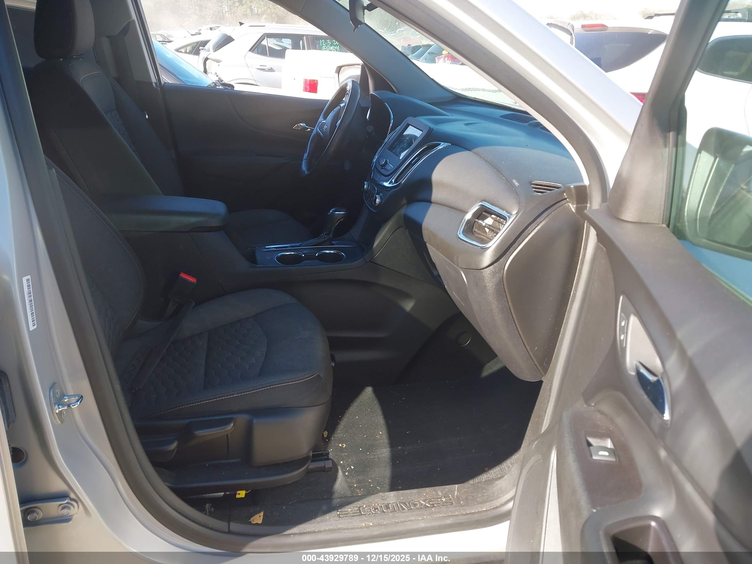 CHEVROLET EQUINOX image 5