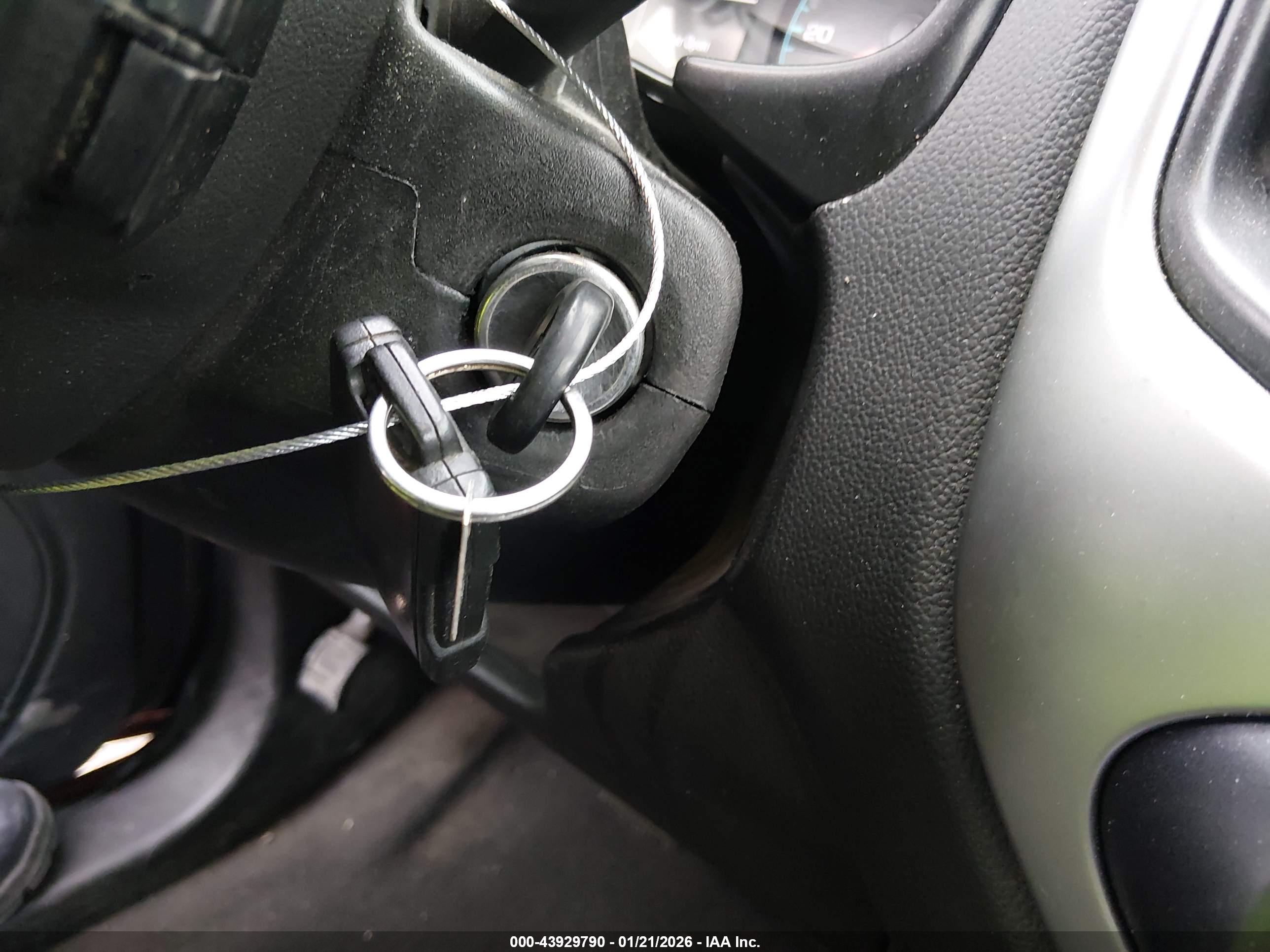 CHEVROLET COLORADO image 11