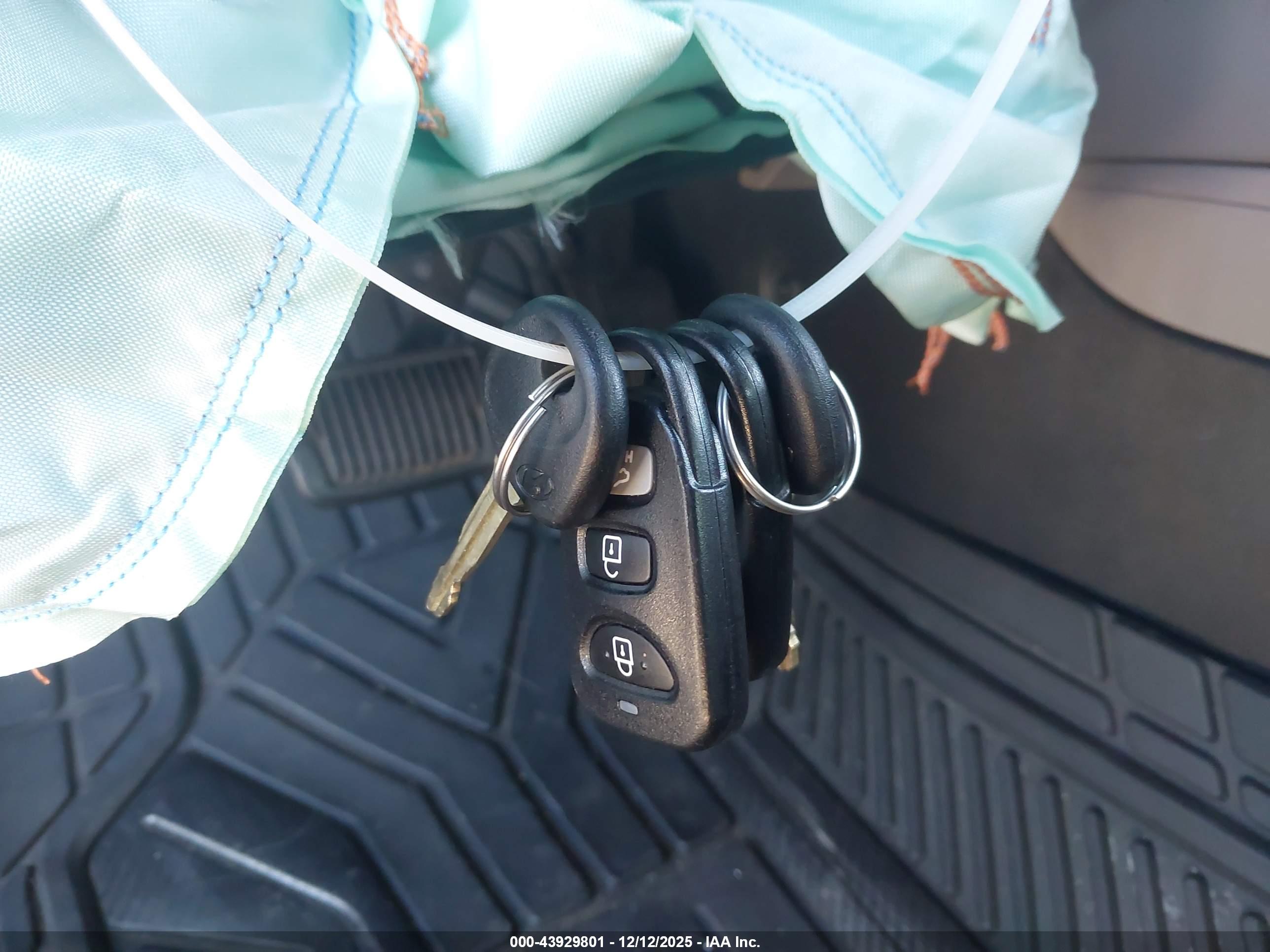 HYUNDAI ELANTRA image 11
