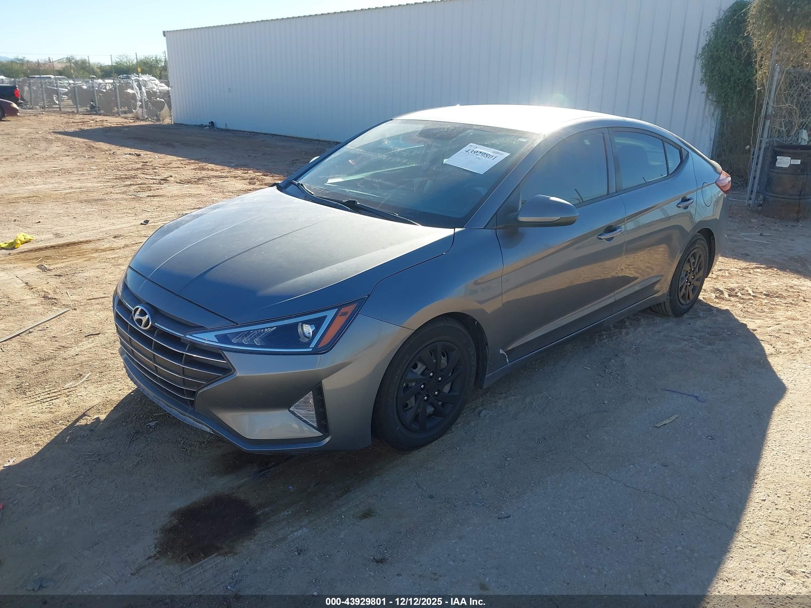 HYUNDAI ELANTRA image 2