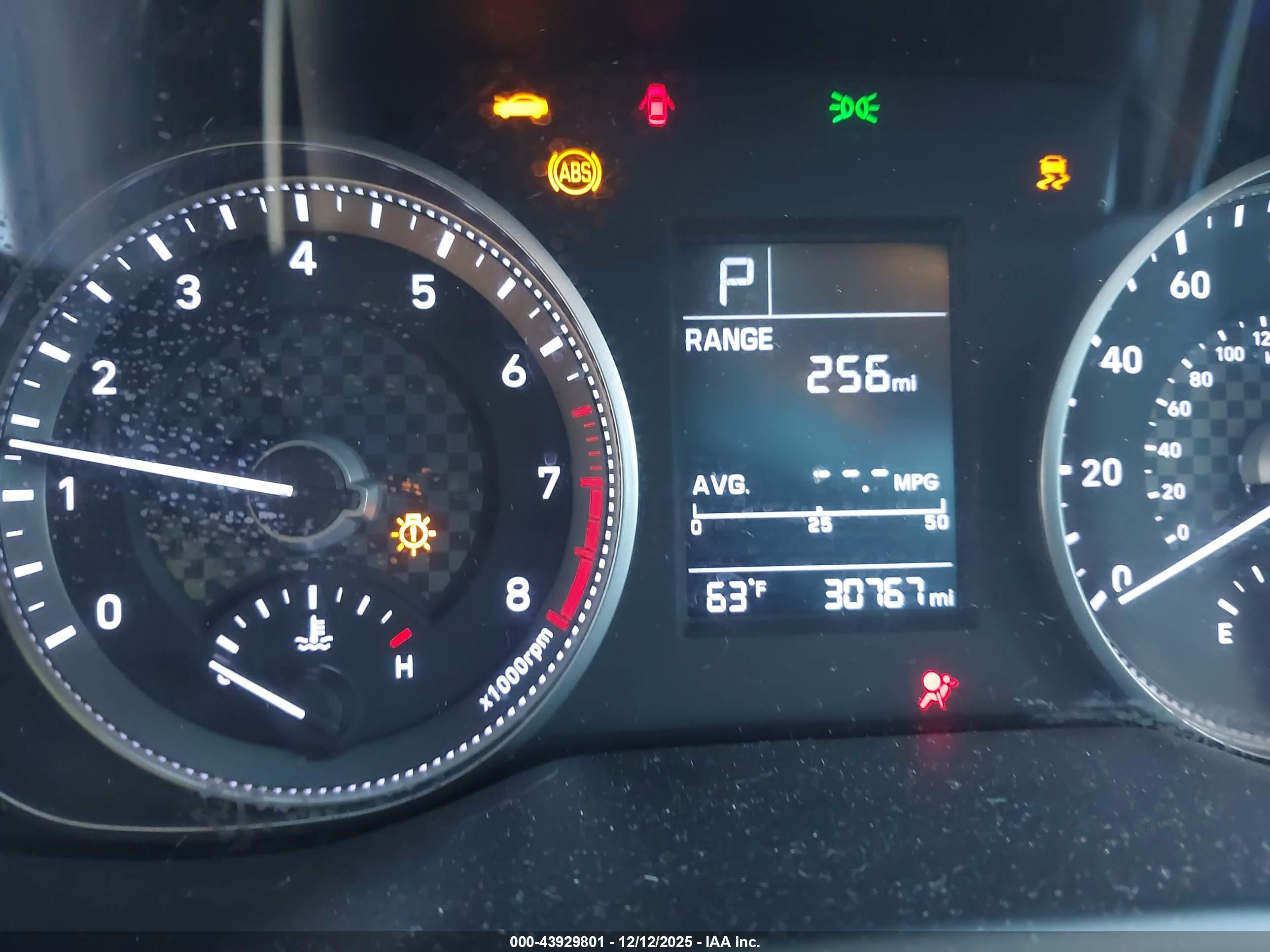 HYUNDAI ELANTRA image 7