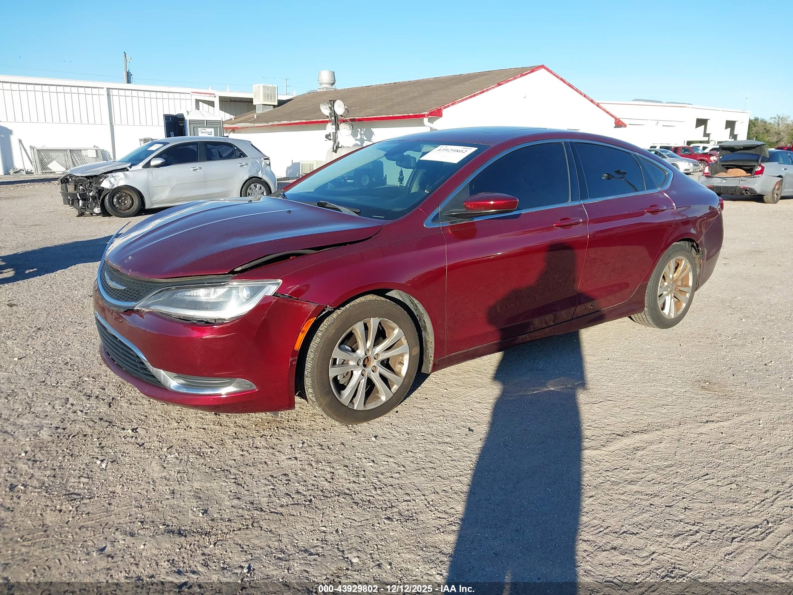 CHRYSLER 200 image 2