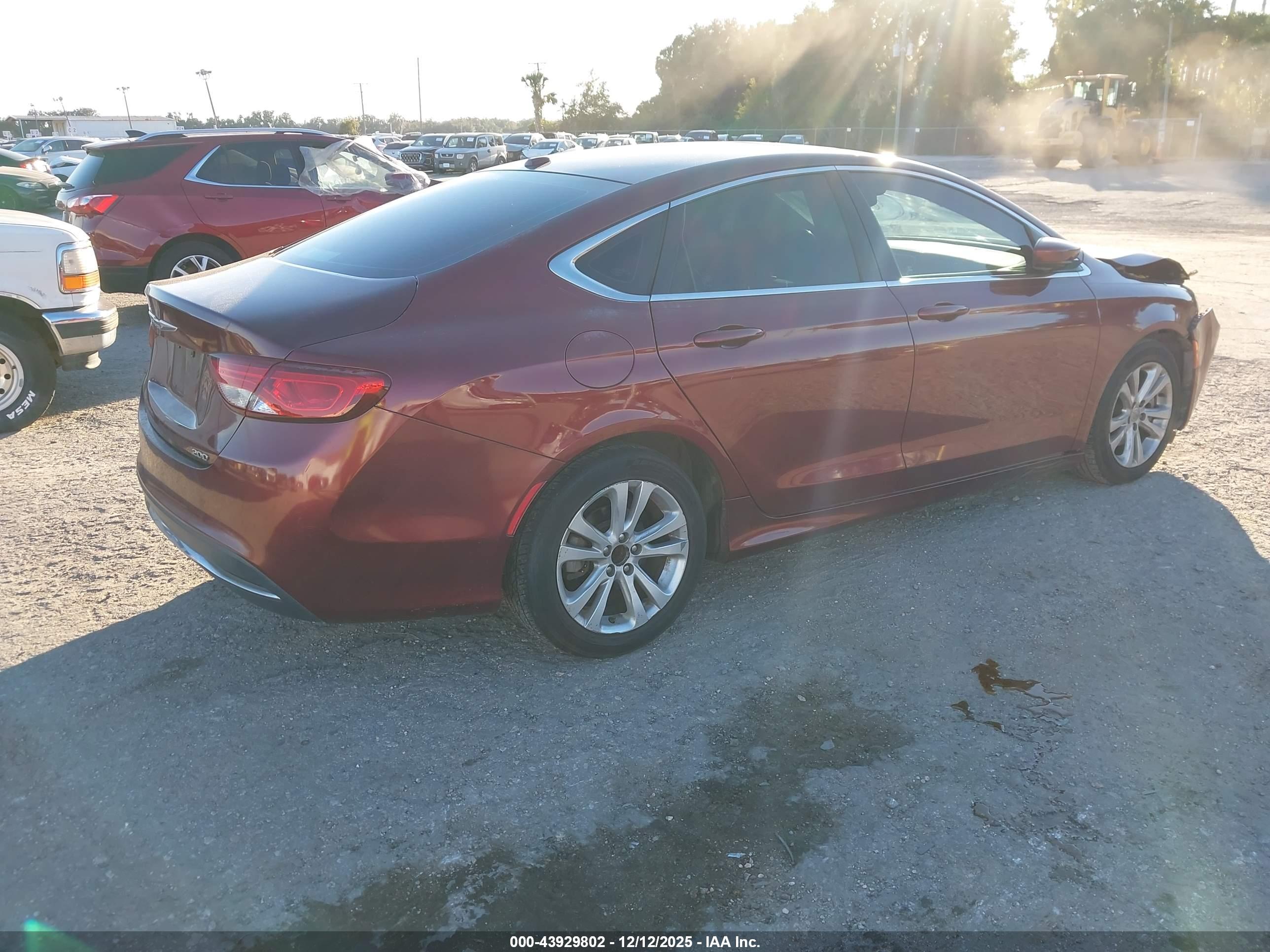 CHRYSLER 200 image 4