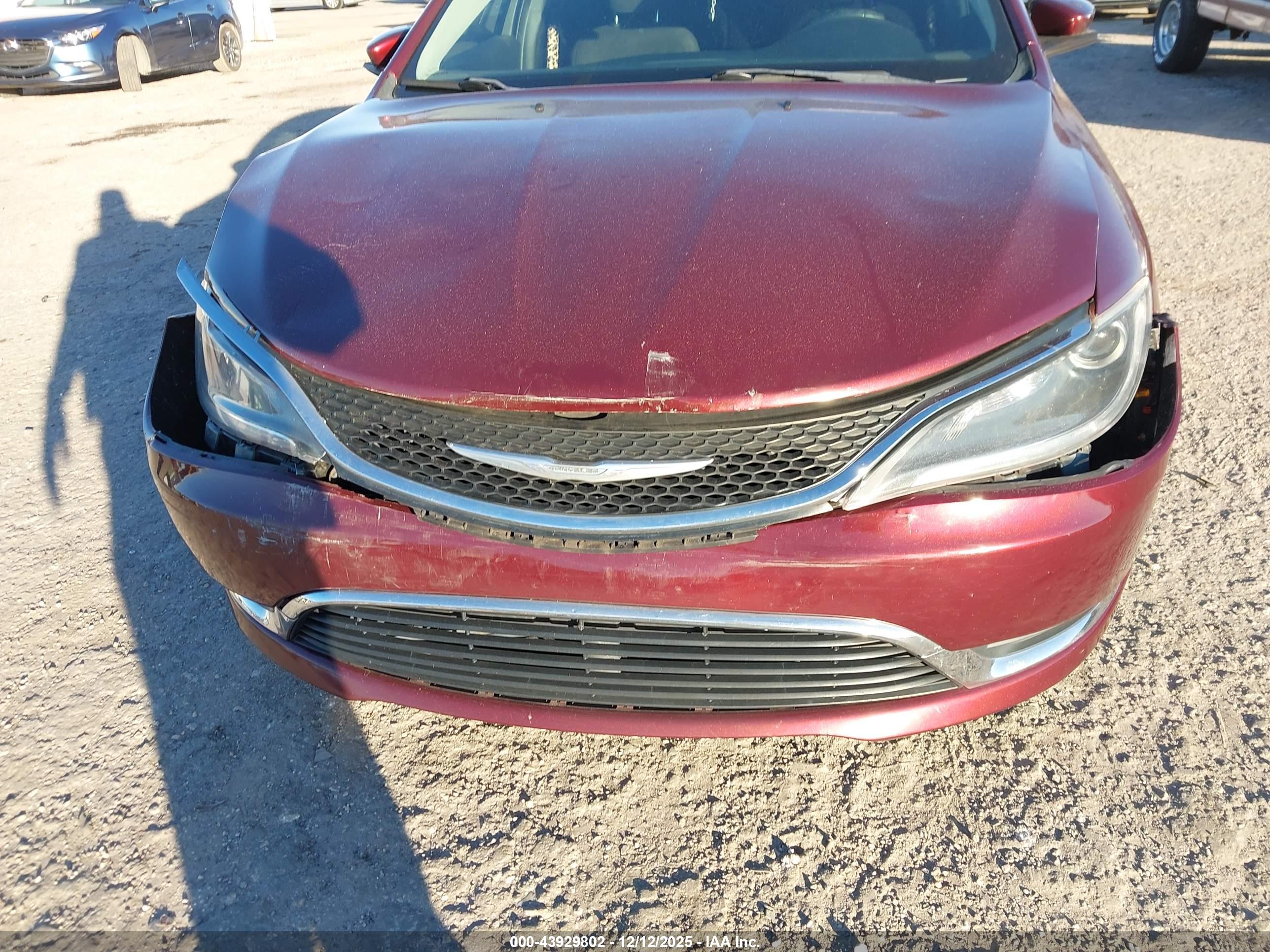 CHRYSLER 200 image 6