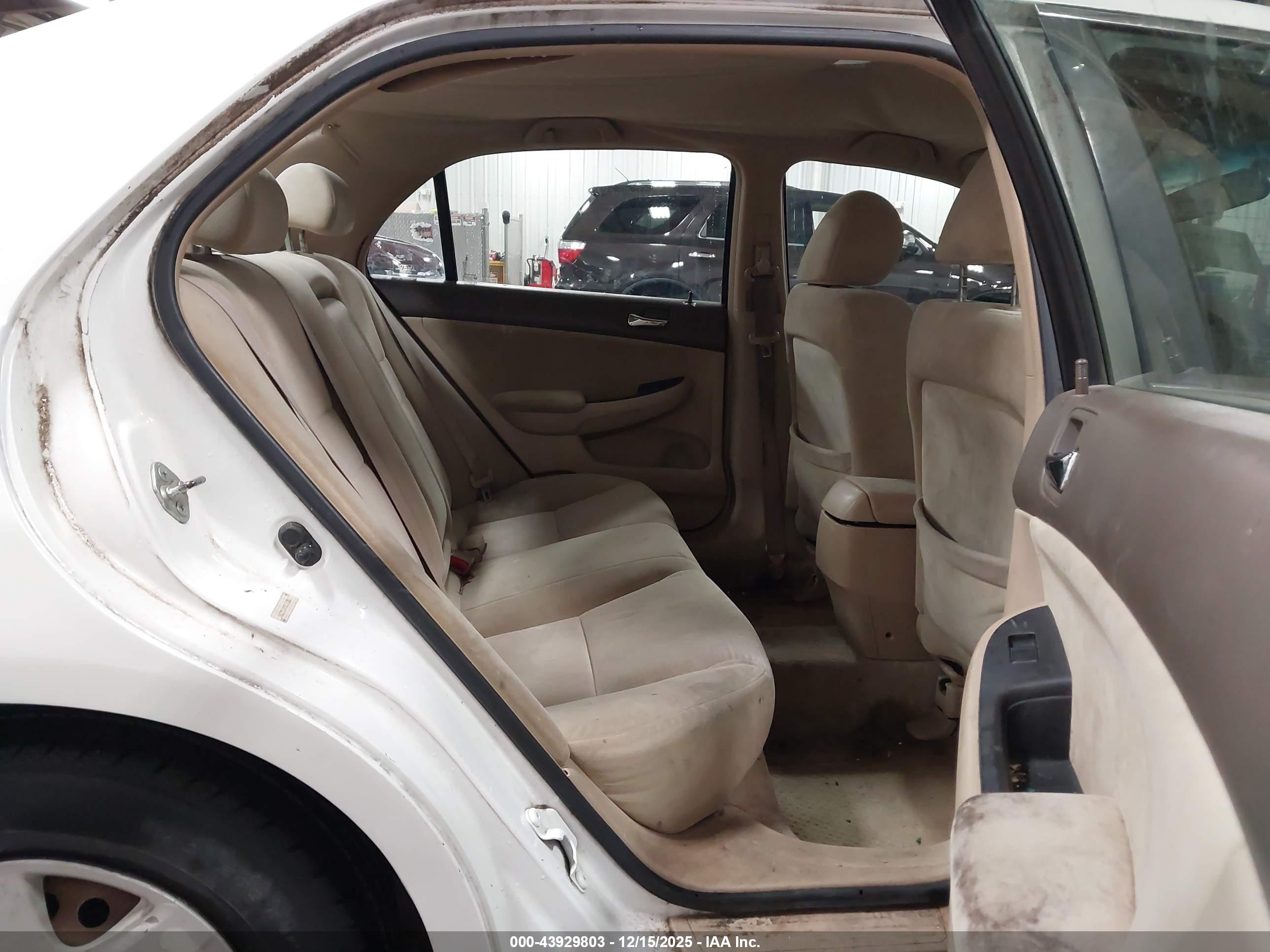HONDA ACCORD image 8