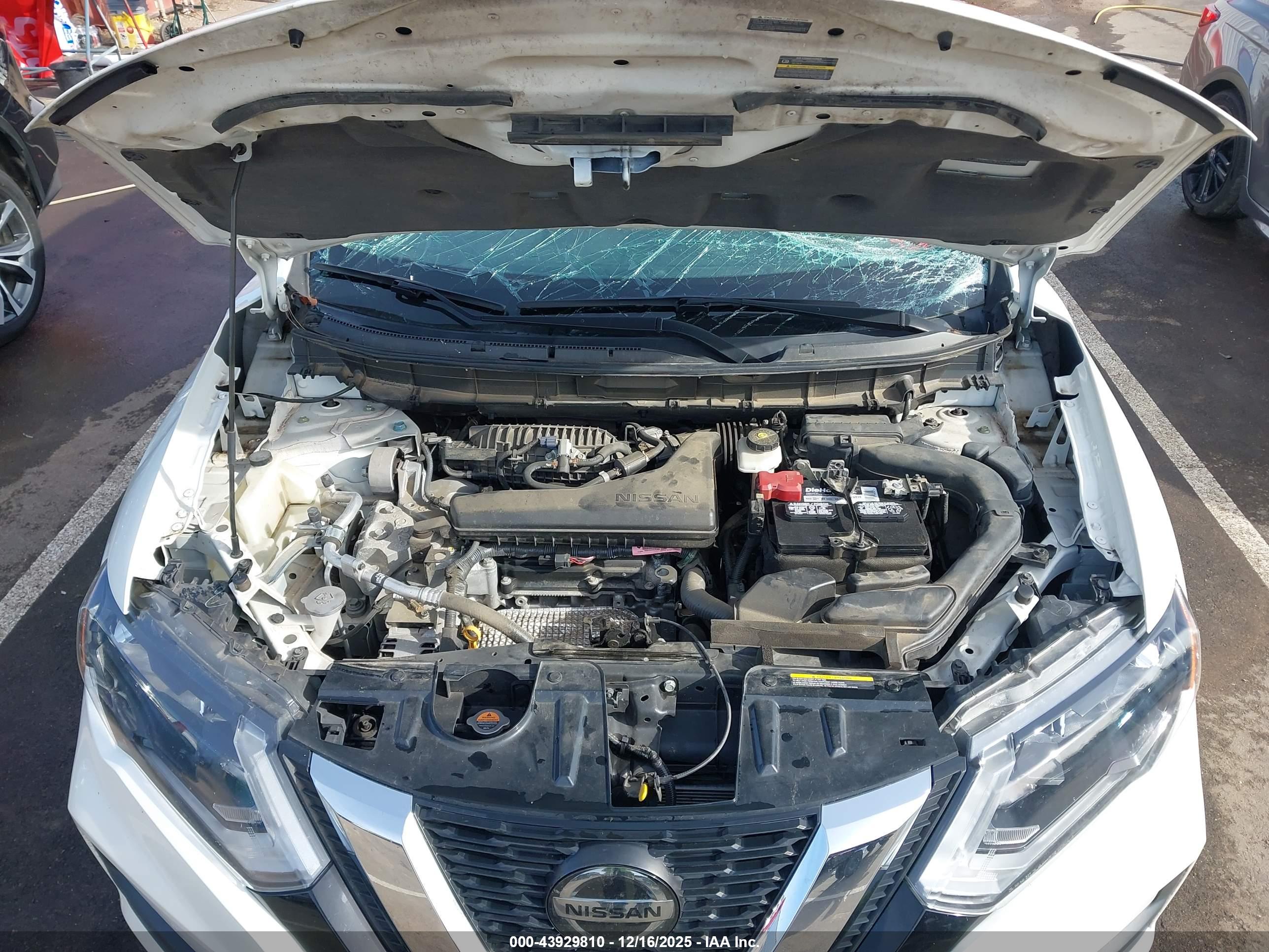 NISSAN ROGUE image 10