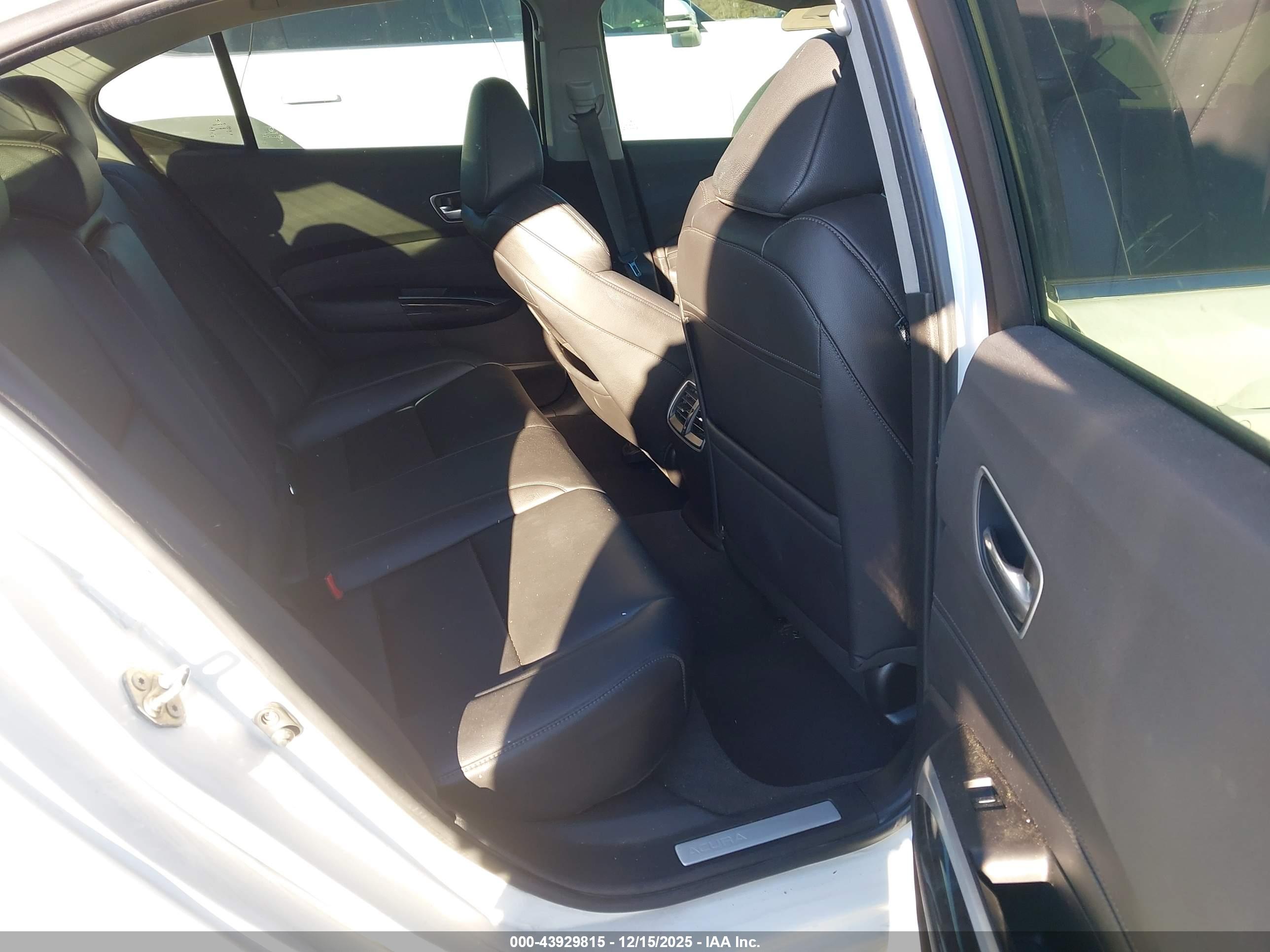 ACURA TLX image 8